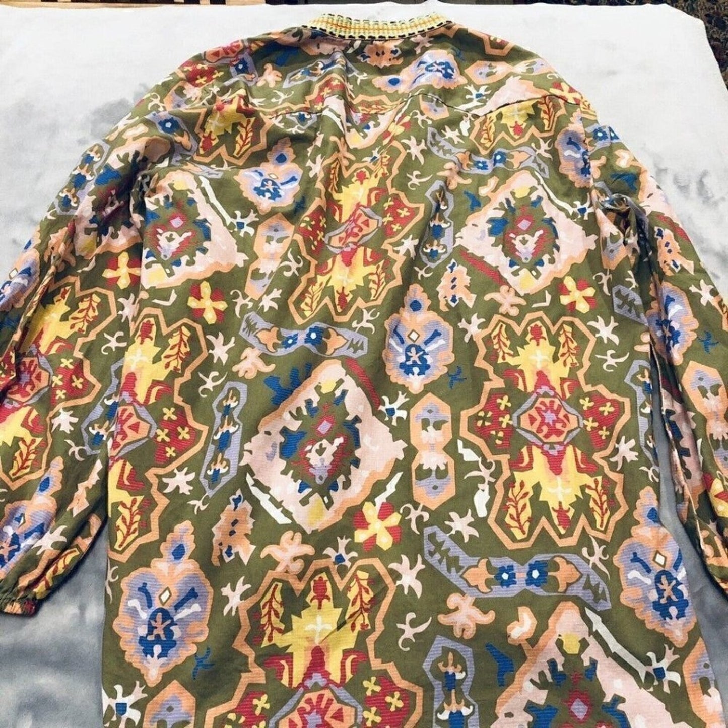 ZARA Printed Blouse V Neck Sz. (S) Sheer Top Shirt Green Multicolor Pattern