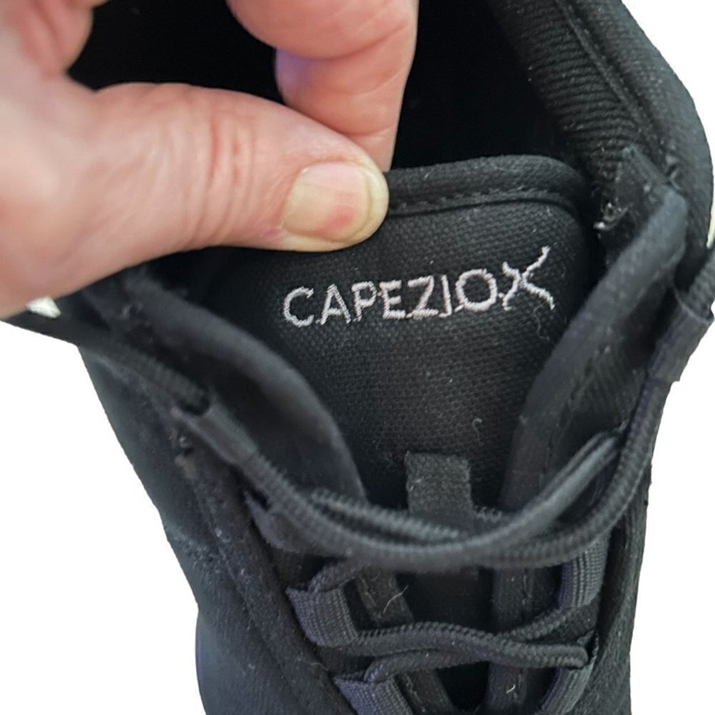 Capezio Women's Canvas Comfort Shoes Size 8 Black Snug Fit Canvas Uppers #1535