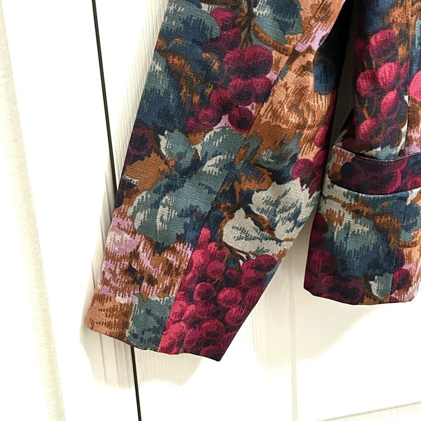 Vintage W.L.B.W. Wine Tapestry Crop Women's Blazer/Jacket Made In US Size M 8-10