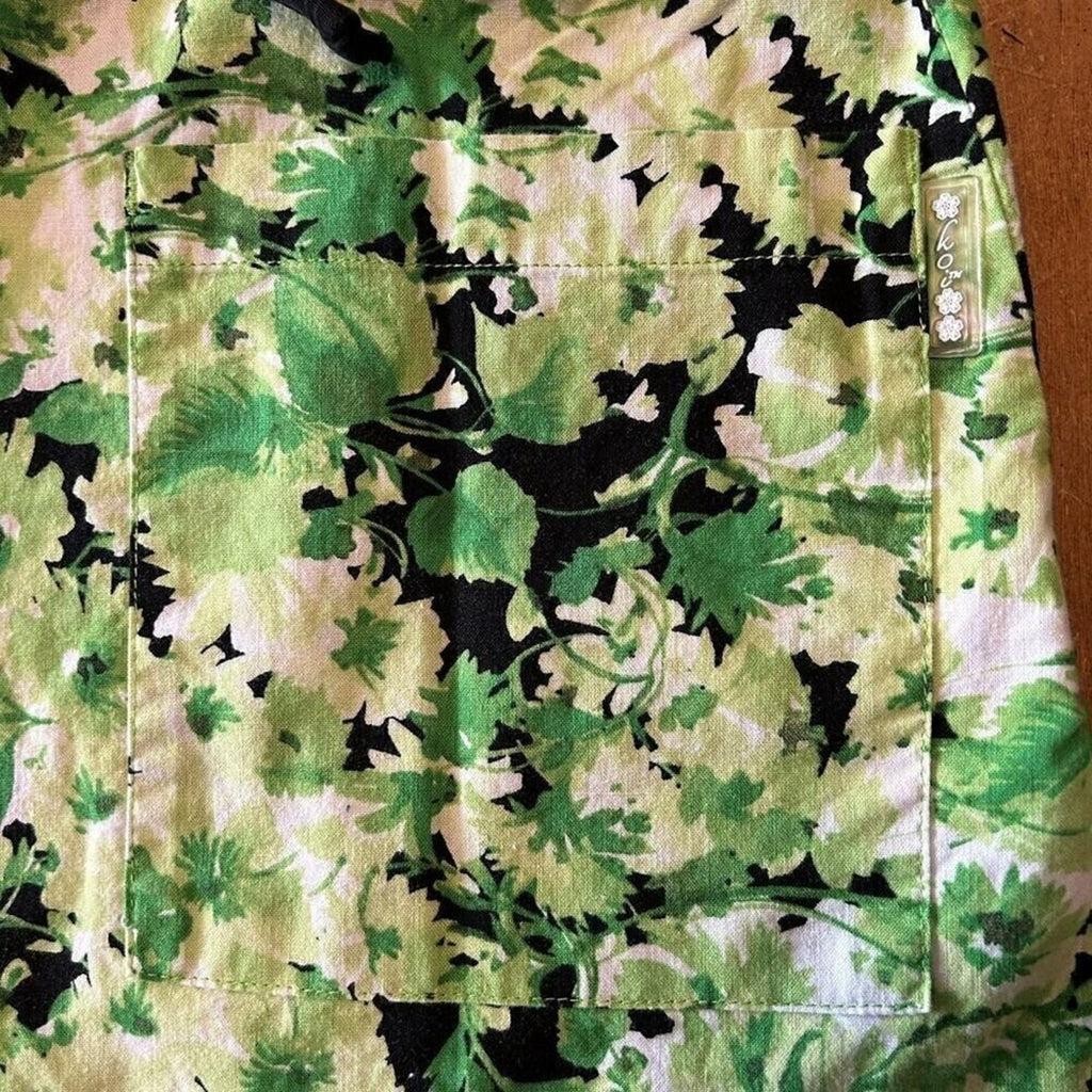 Koi by Kathy Peterson Medical Scrub Top Green Floral Women’s Size Small #A1156