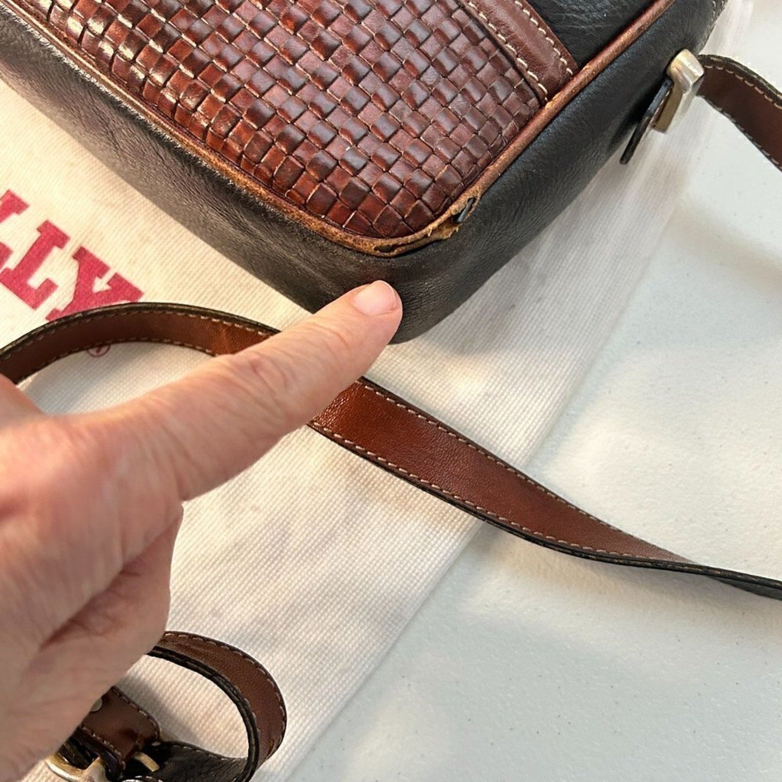 Bally Vintage Women's Crossbody / Shoulder Brown Woven Leather Shoulder Bay