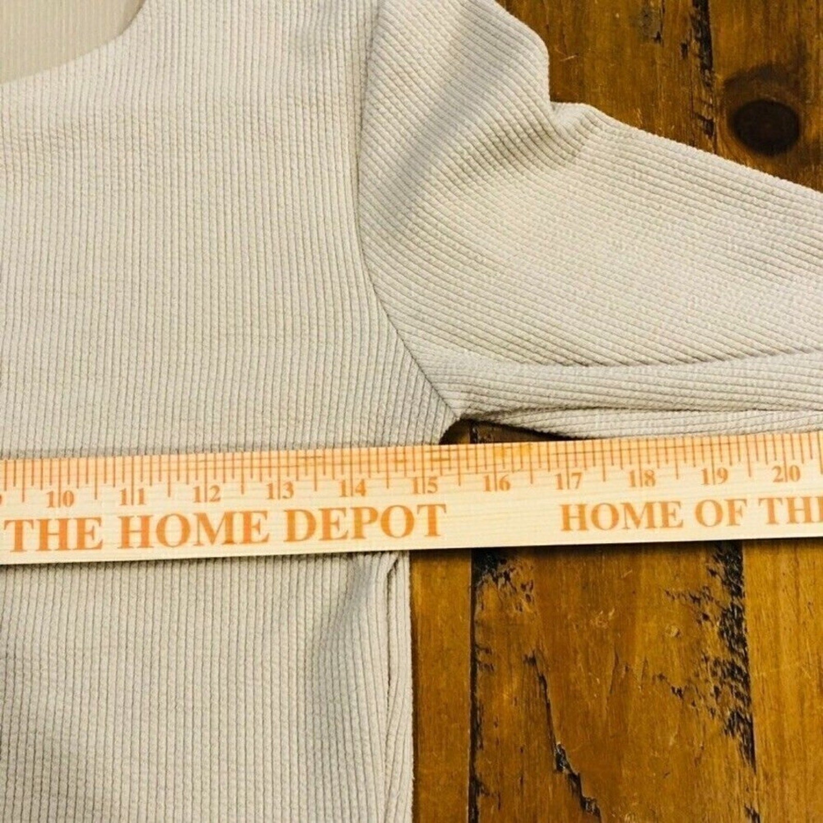 ZARA Beige Crew-Neck Long-Sleeve Crop Top (Size M) – Lightweight, All-Season Style #1085