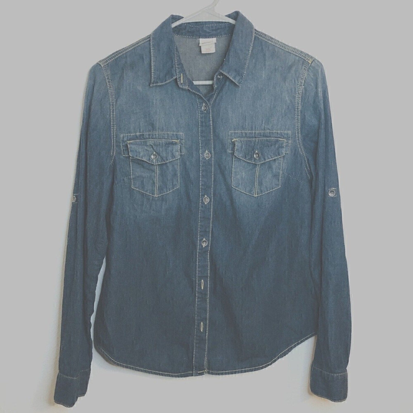 Mossimo Supply Co. Blue Jean Shirt Womens (M)Button Up Long Sleeve Flap Pockets