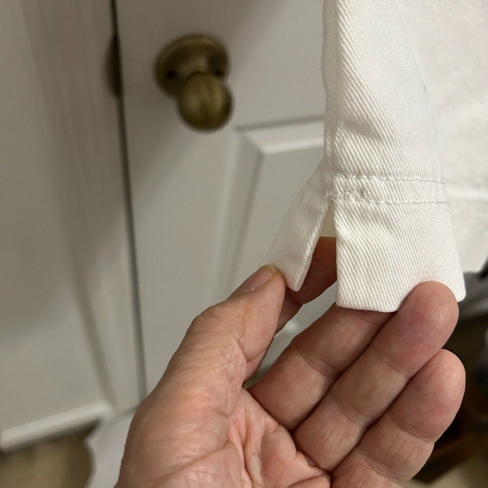 Chicos White Capri Denim Jeans Platinum Clare Cropo Women's Size 3 (Chicos 3) 16