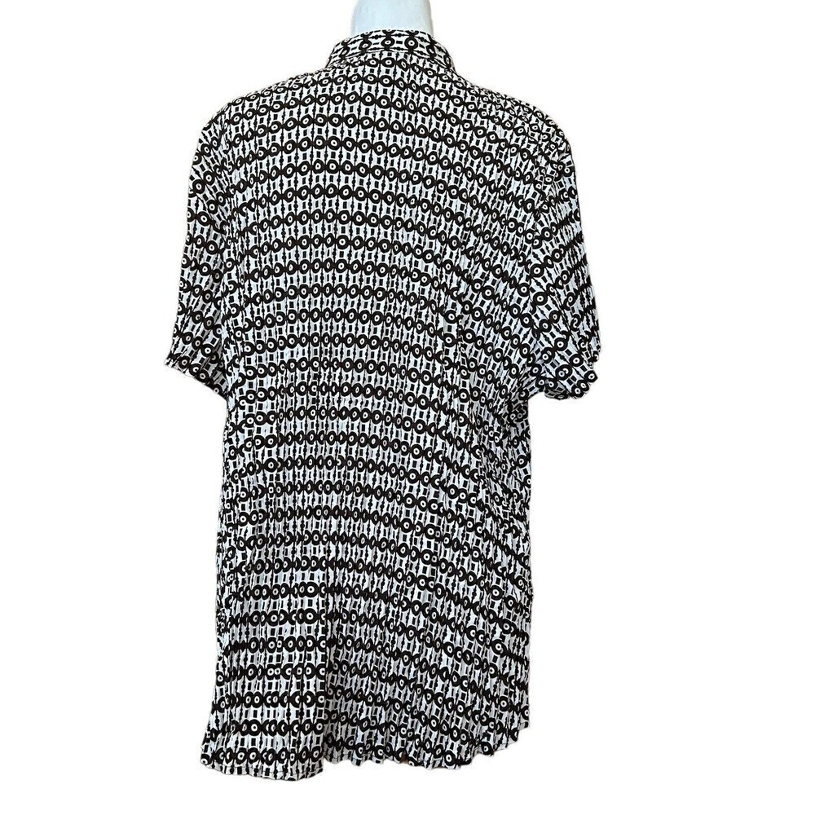 East 5th Avenue Women's Blouse SZ. 2X Choco/ White Short Sleeve Button Up #J1327