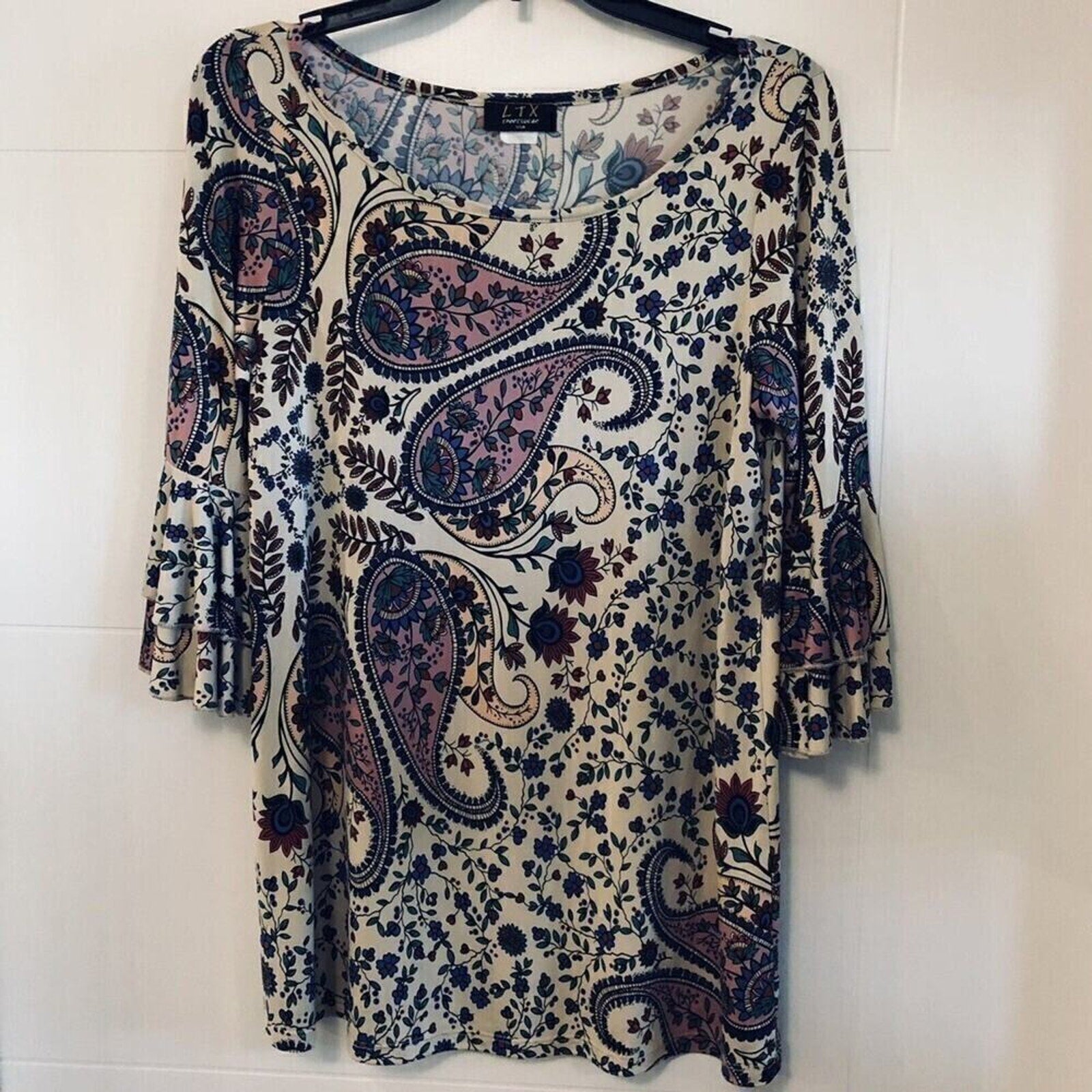 LTX Sportswear - Women's ( XL ) Paisley Print, Bell Sleeves A-line Tunic Blouse