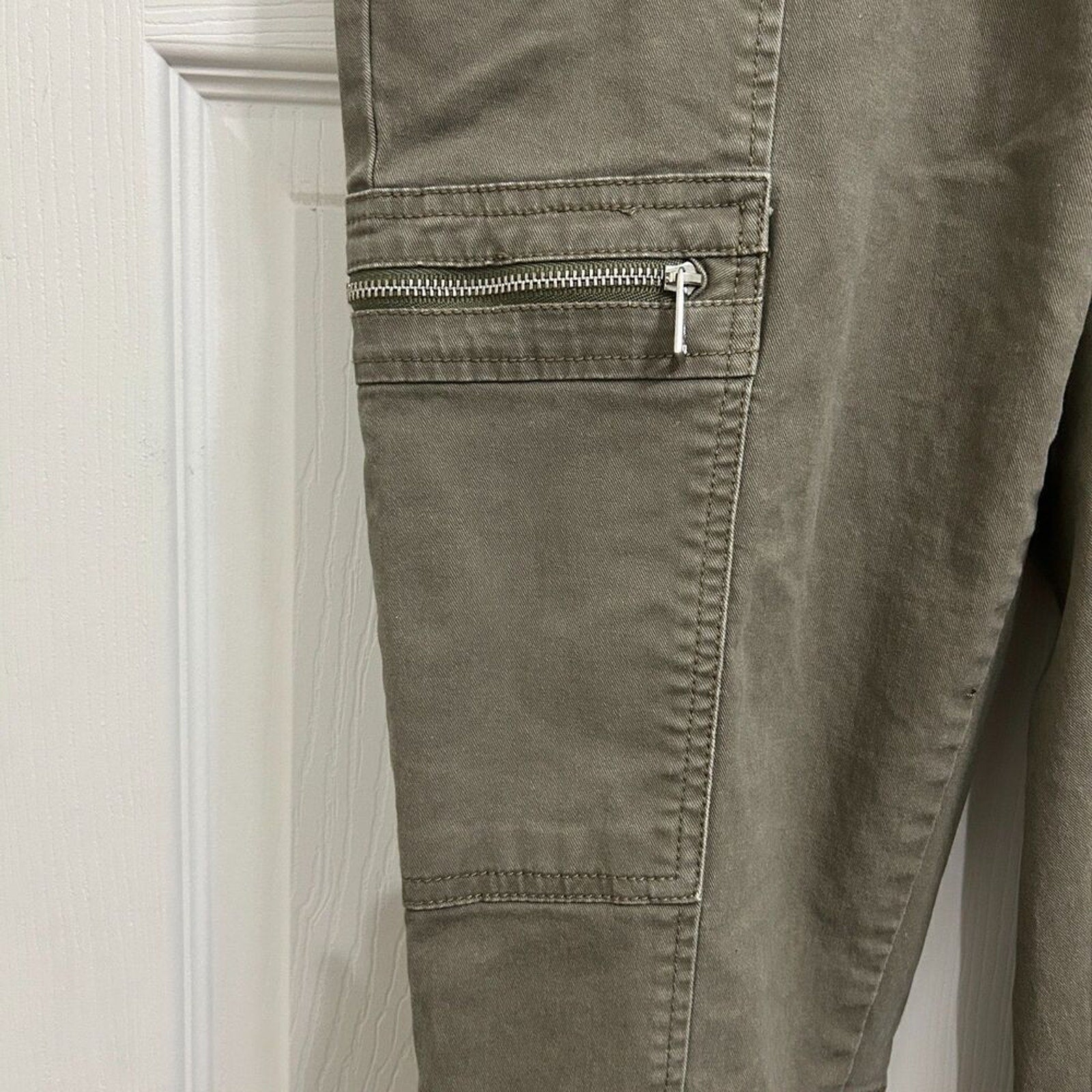 Lauren Ralph Lauren Women's Khaki Pants - Size 8 (31.5" x 27")