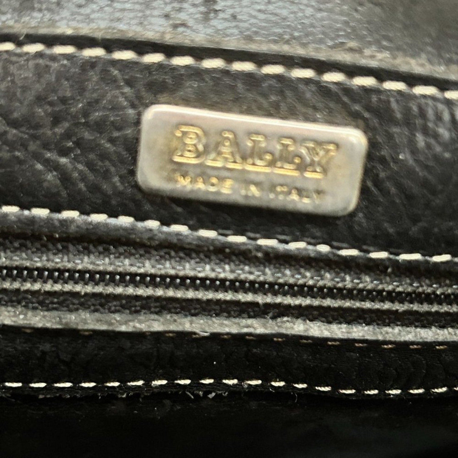 Bally Vintage Women's Crossbody / Shoulder Brown Woven Leather Shoulder Bay