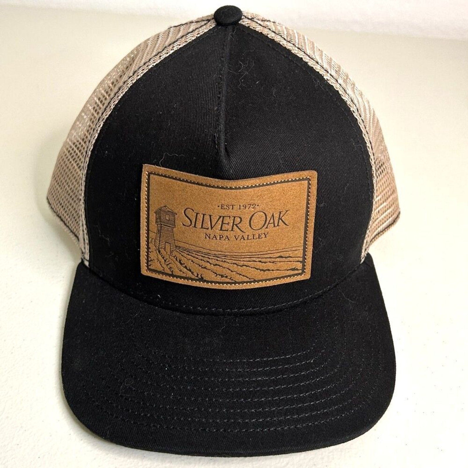 Silver Oak Napa Valley Hat With Leather Logo Panel on Front, Snapback NWOT