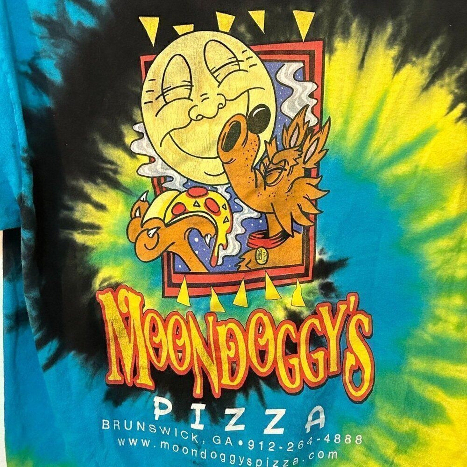 Moondoggy's Pizza Graphic T-Shirt  Size M Character Colorful #P1556