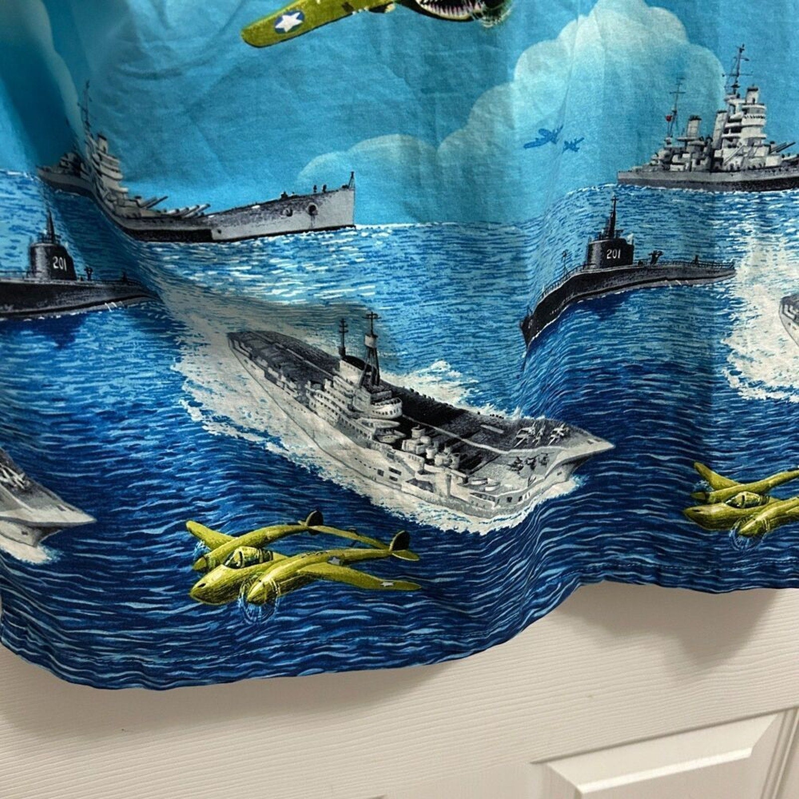 Vintage Aloha Republic Men's Size Large All Over Print Planes, Ships, Orcean