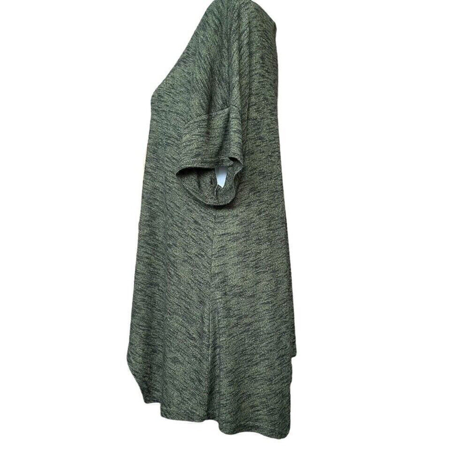 Juicy Couture Short Sleeve Top Size ( L ), Green With Peek-a-boo Opening #A1157