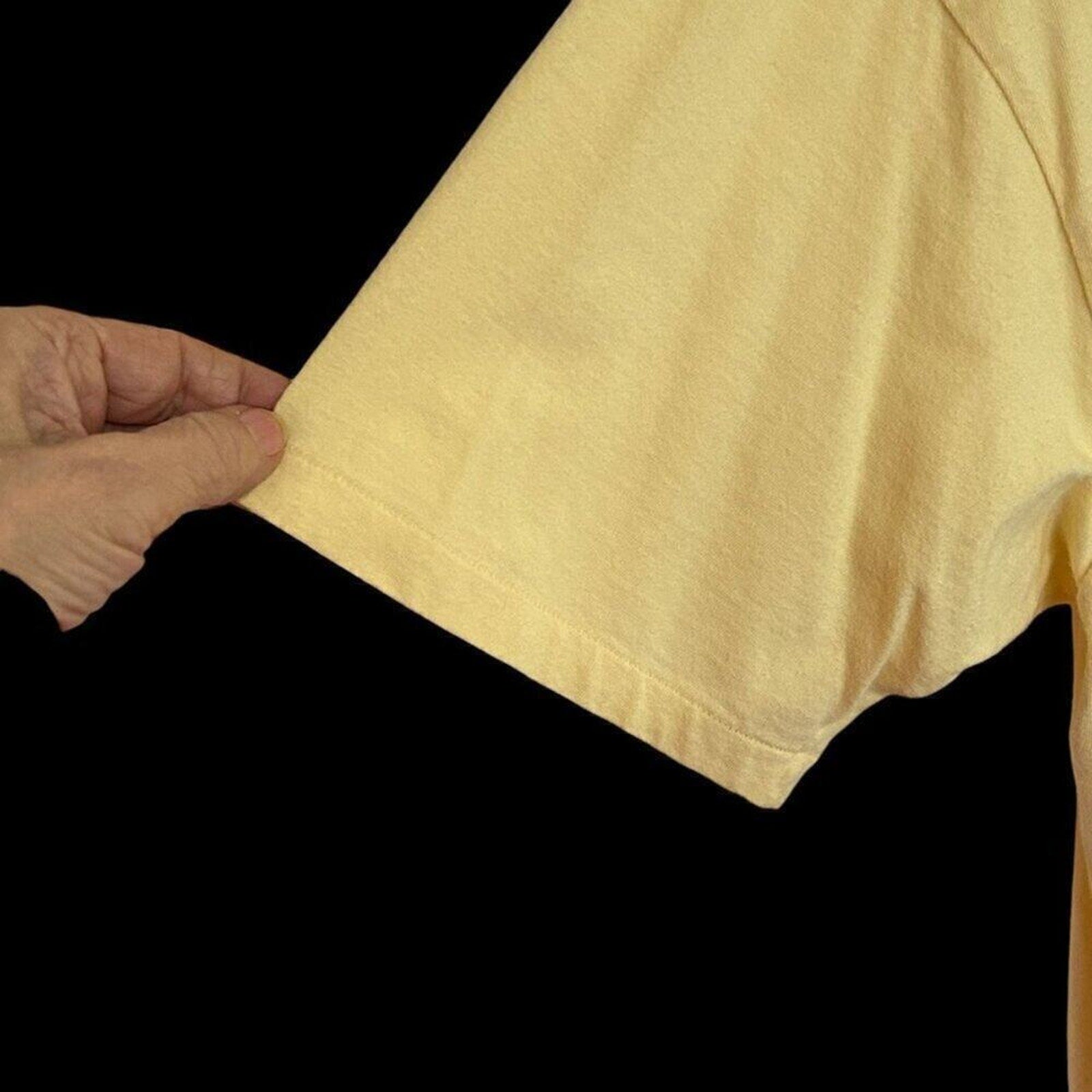 Polo by Ralph Lauren V-Neck Yellow T-Shirt VINTAGE - Size Large - Single Stitch