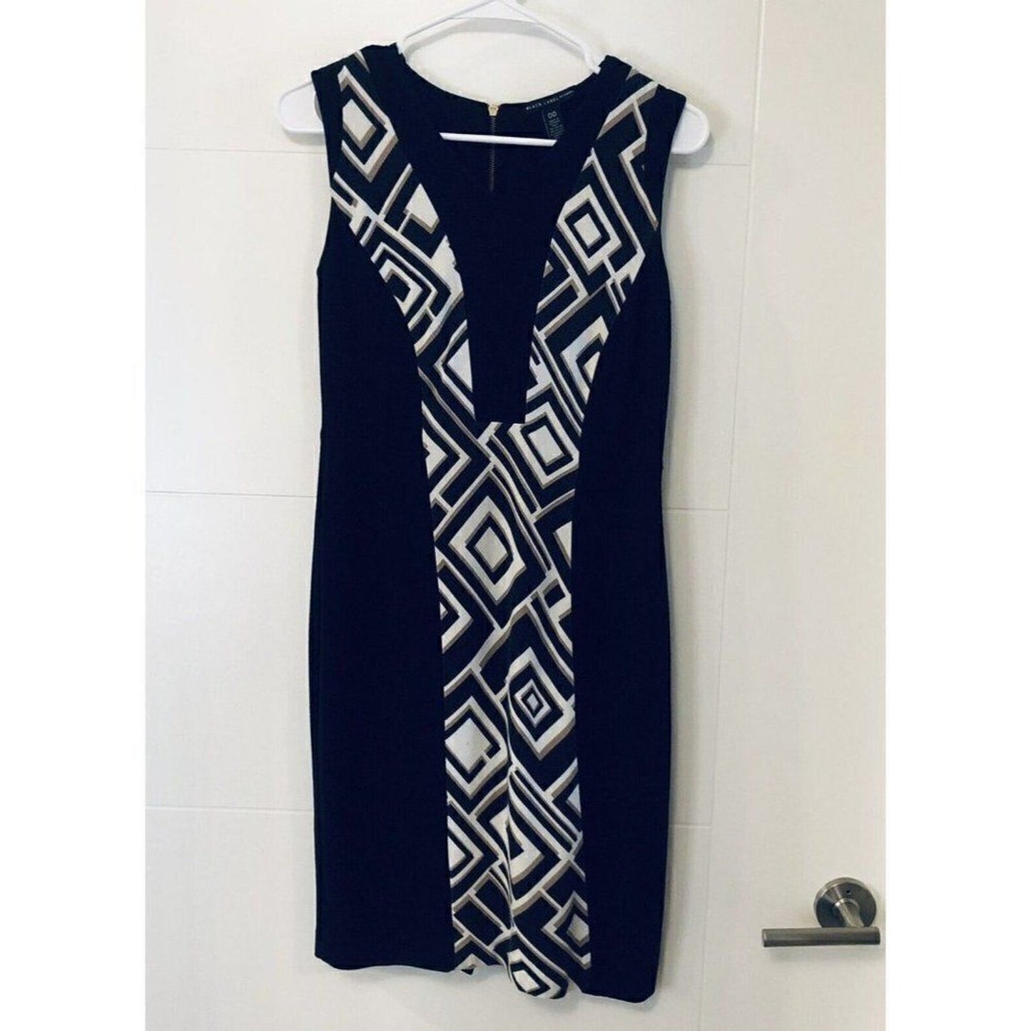 Chico’s Black & White Dress – Size 00 | Classic & Sleek Look