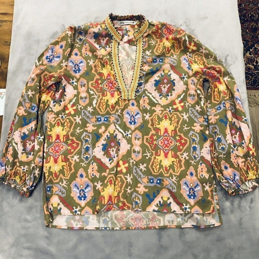 ZARA Printed Blouse  V Neck  Sz. (S) Sheer Top Shirt Green  Multicolor Pattern