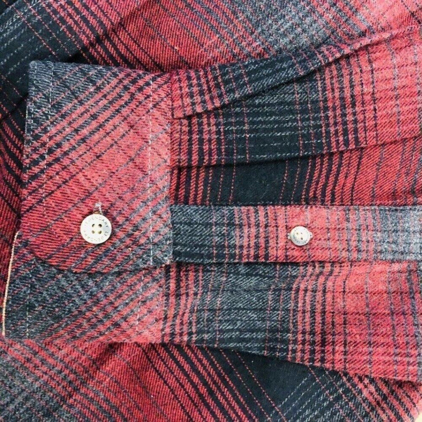 Legendary Whitetails Men's Buck Camp Red/Black Plaid Flannel Shirt Sz. L