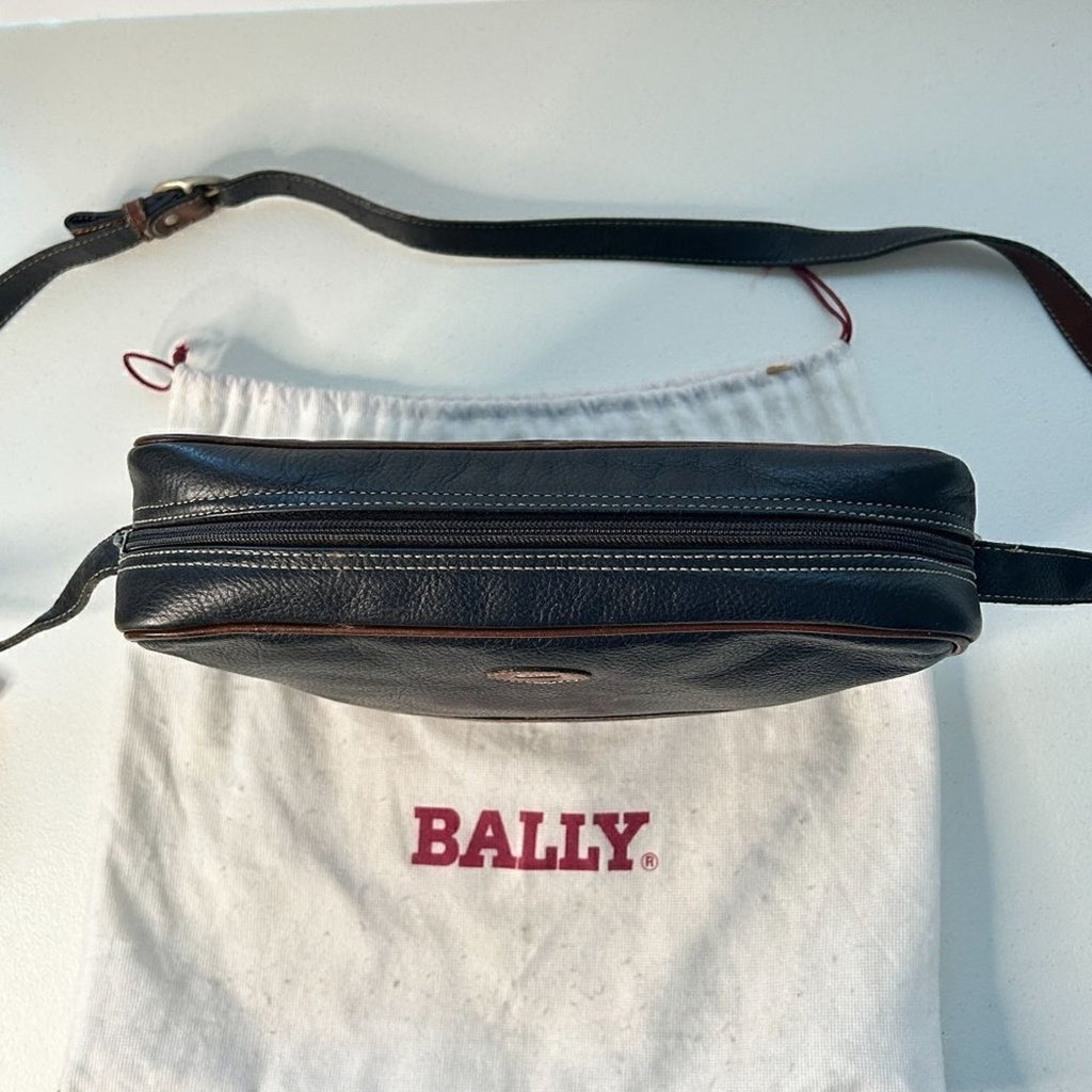 Bally Vintage Women's Crossbody / Shoulder Brown Woven Leather Shoulder Bay