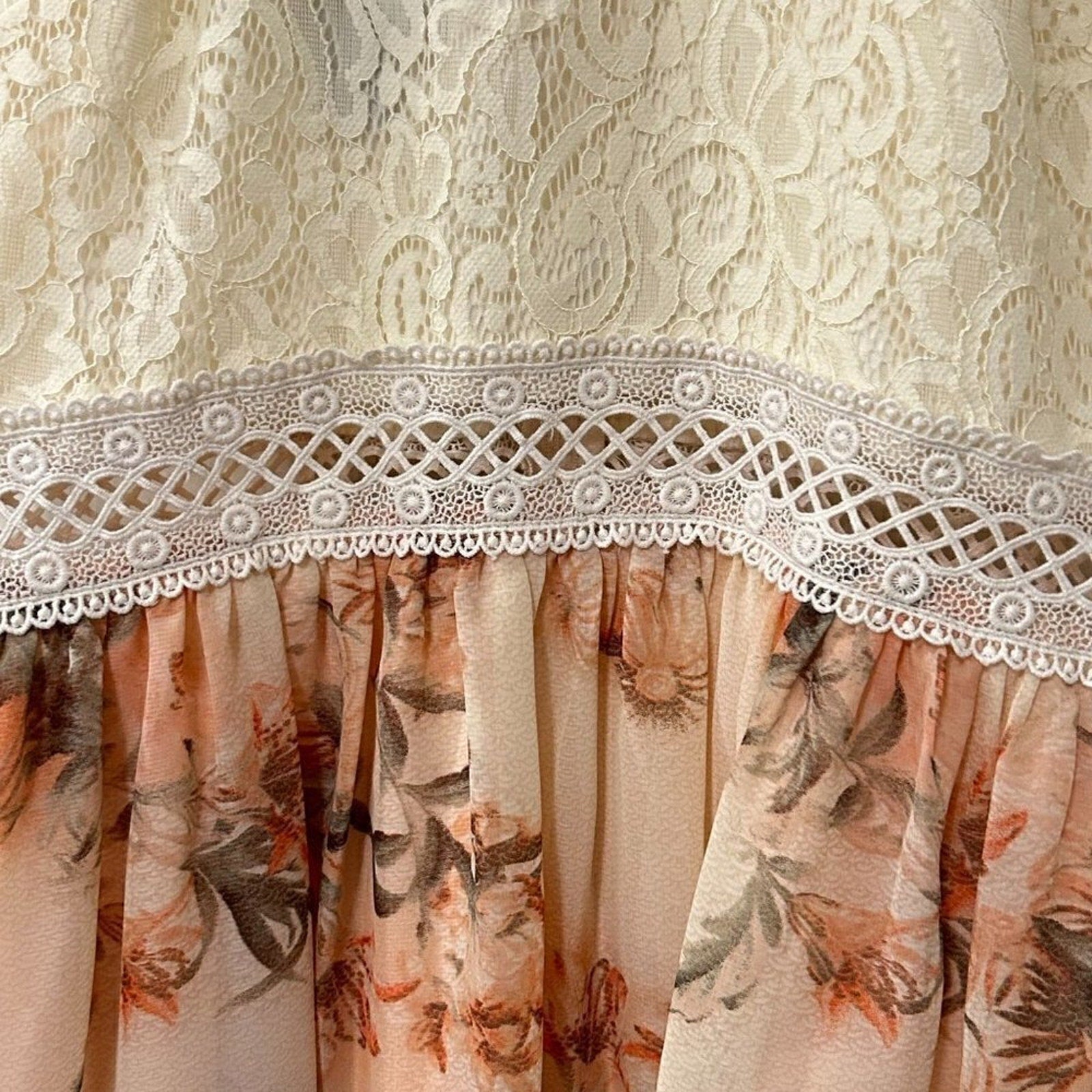 By & By women’s dress peach floral print top lace design size 13 #BH