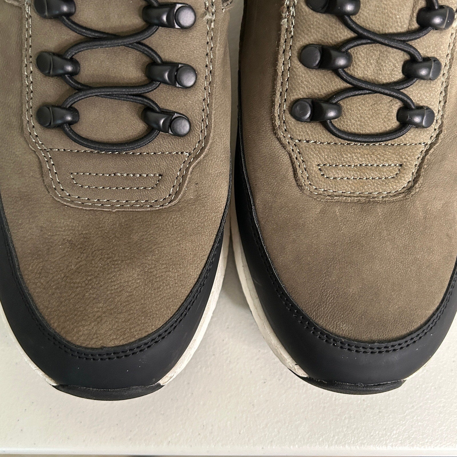 Kenneth Cole Women’s Hiking Boots Awareness Series — Size 9.5
