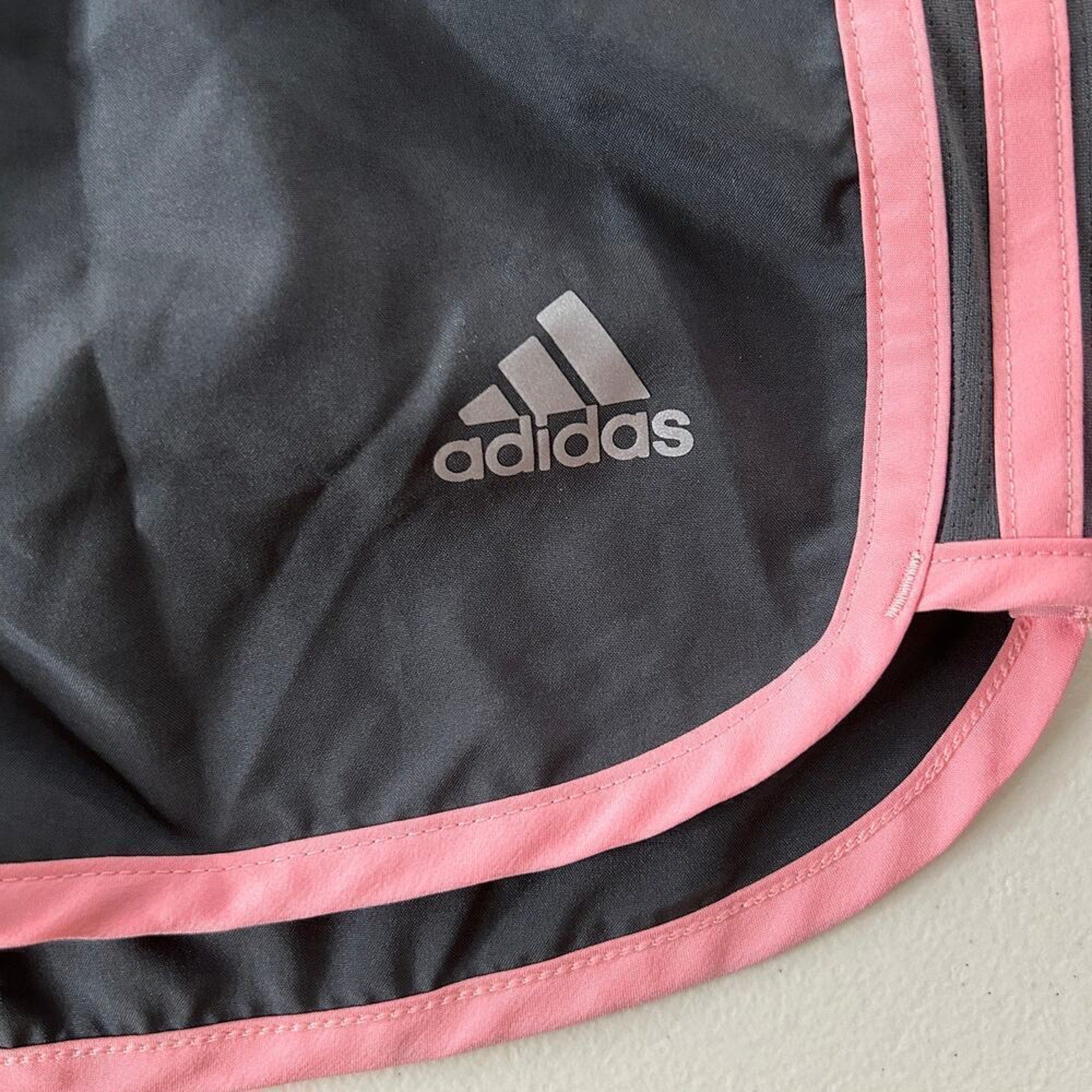Adidas Women’s M20 4″ Run Marathon Shorts – Size S, Black with Pink Accents