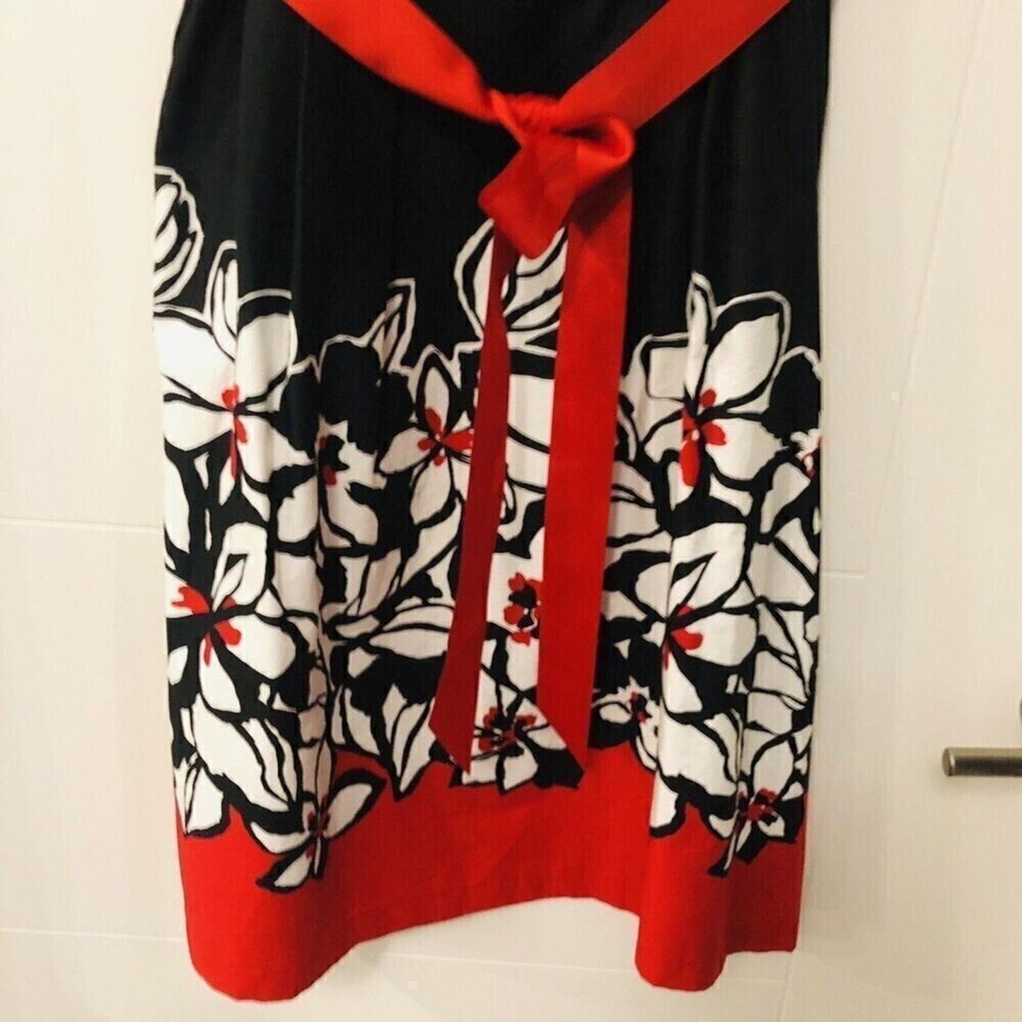 R&K, Red / Black/ Flower Dress Sz. 9 Women's Casual Dress