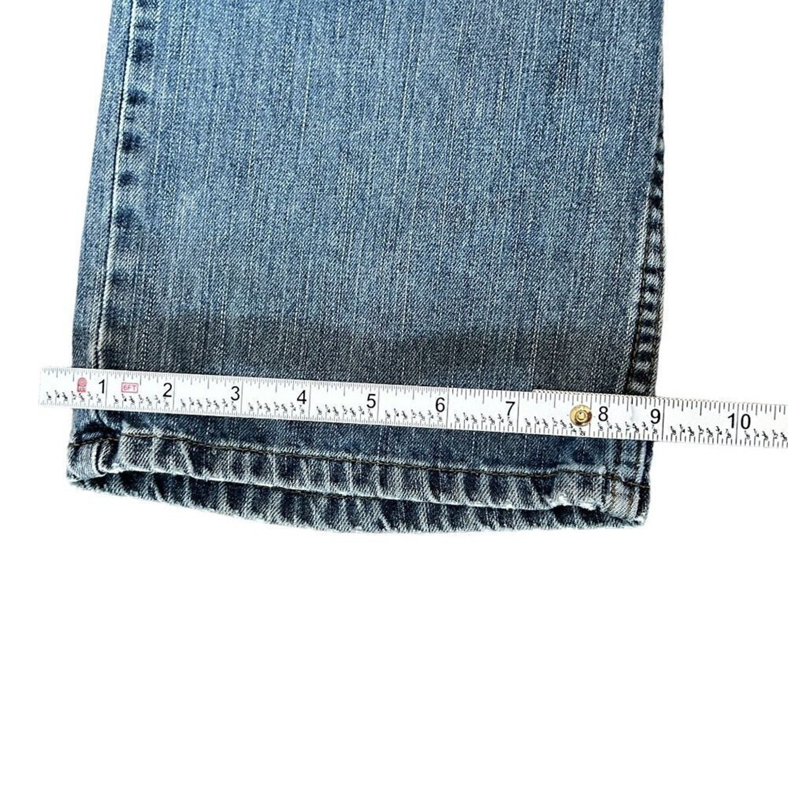 Wrangler Genuine Relaxed Boot Cut Medium Wash Blue Jeans Size 33" x 30" #J3-1524