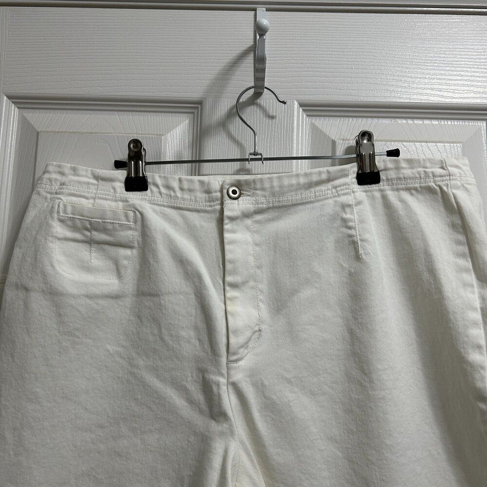 Chicos White Capri Denim Jeans Platinum Clare Cropo Women's Size 3 (Chicos 3) 16