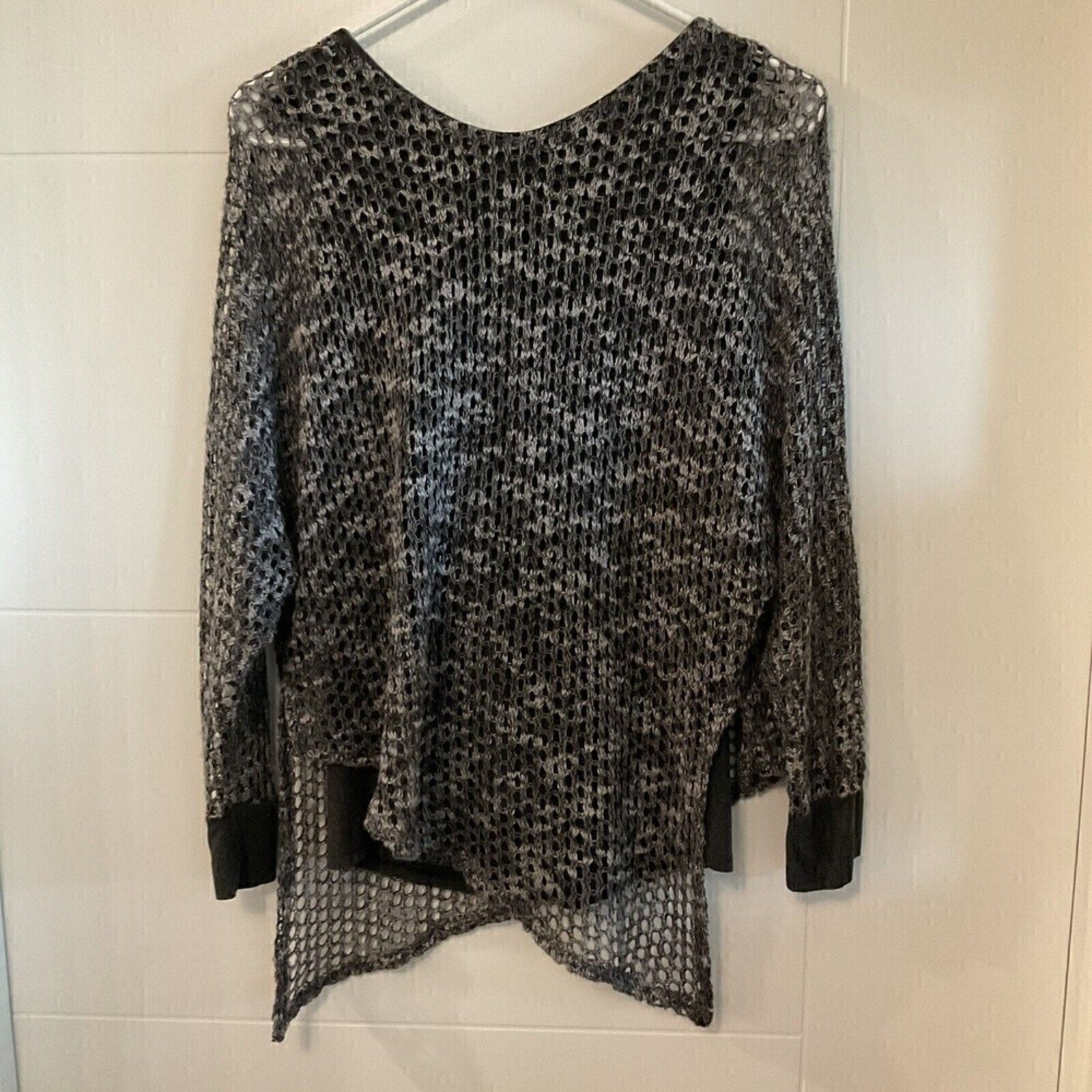 Democracy Women's Loose Knit Lined Sweater / Top Size (M) Grey / Black