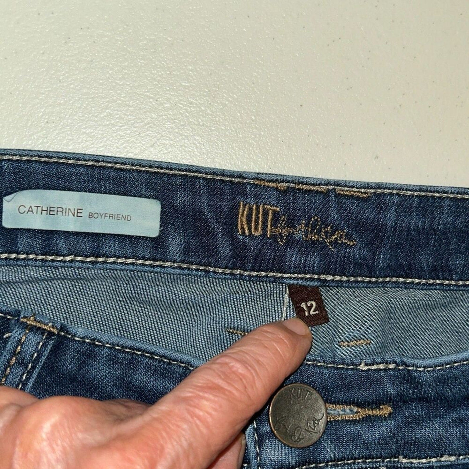 Kut from the Kloth Jeans Women's Sz 12 Katherine Boyfriend Dark Wash Stretch