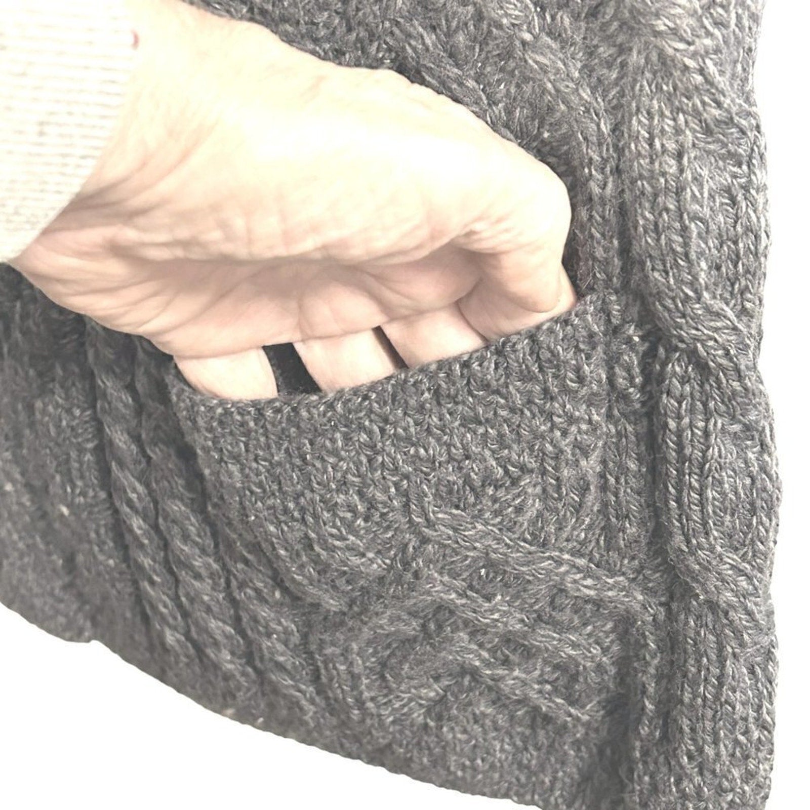 Carraig Donn Womens Size (S) Sweater Vest 100% Merino Wool Cable Knit #N1432