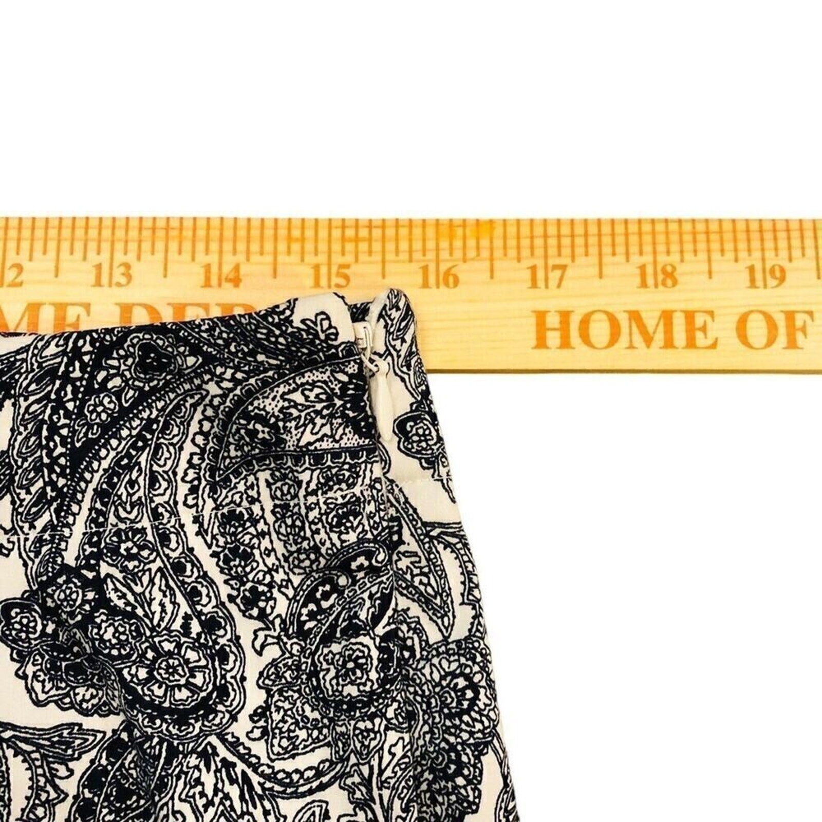 Talbots Women's Pants Size 8 Heritage Fit Paisley High Waist Zip Capri #1094