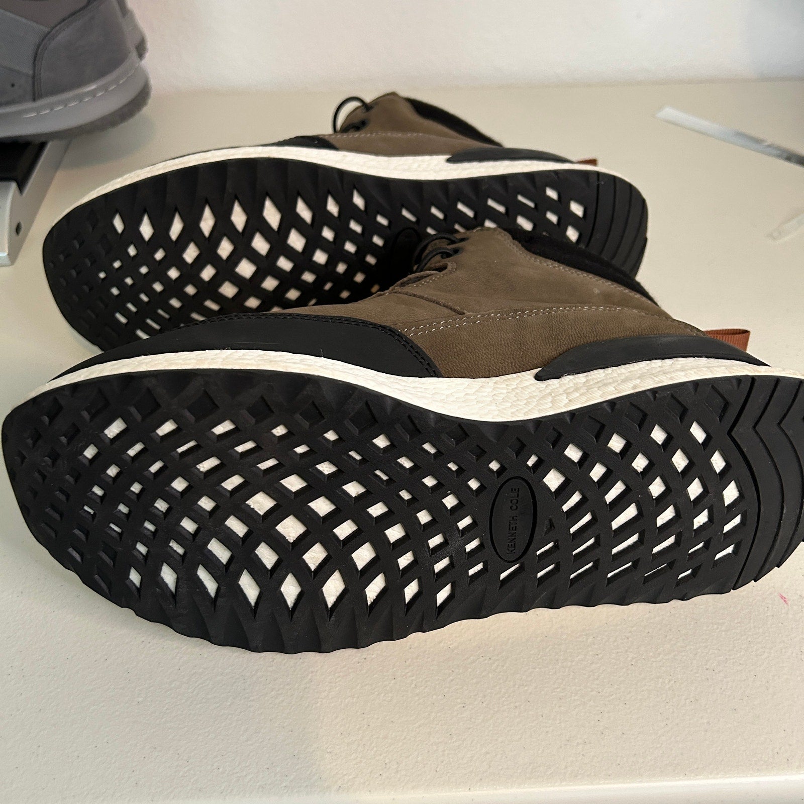 Kenneth Cole Women’s Hiking Boots Awareness Series — Size 9.5