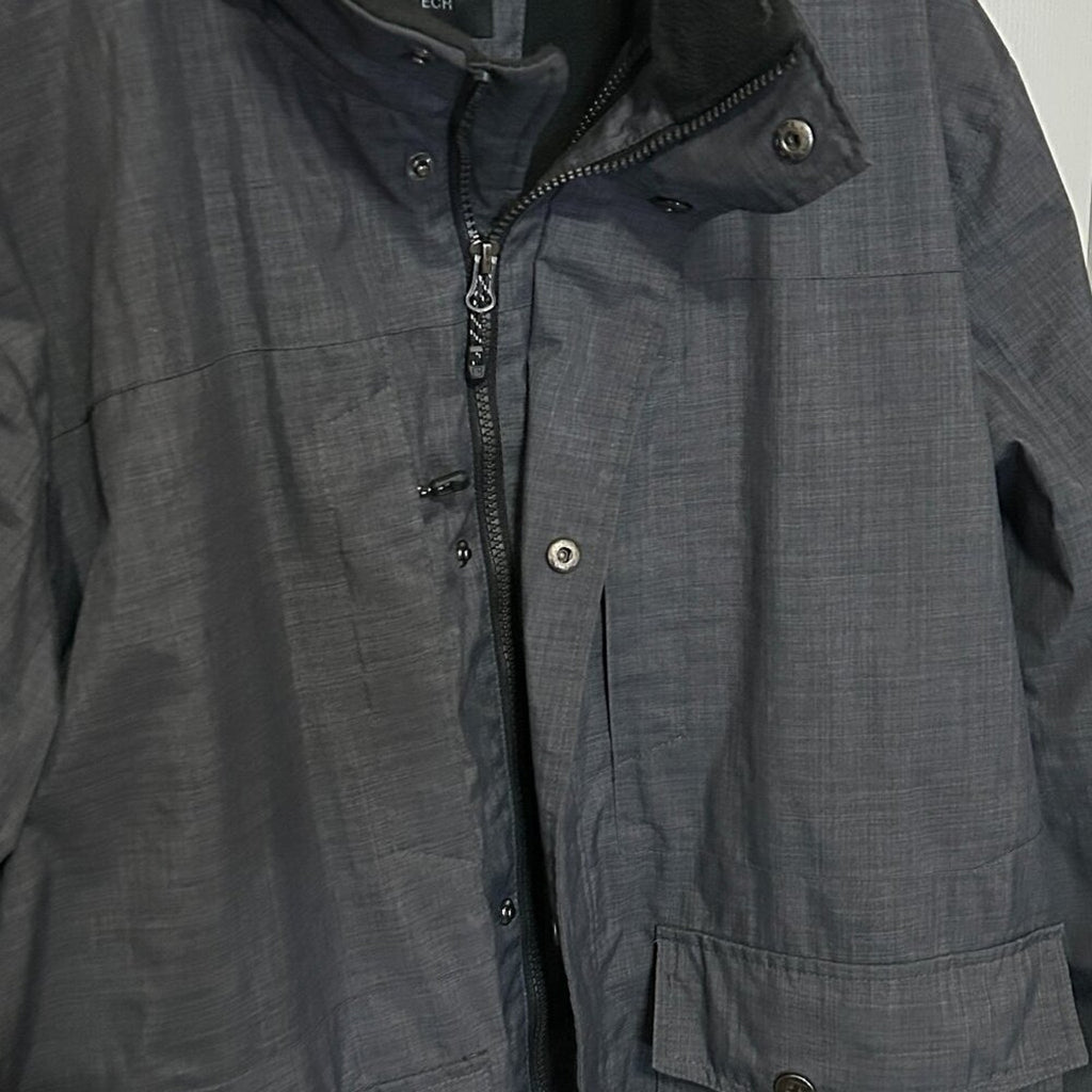 Swiss Tech Men's Hooded Winter Coat Jacket Size XL Pockets Winter Snow Comfort