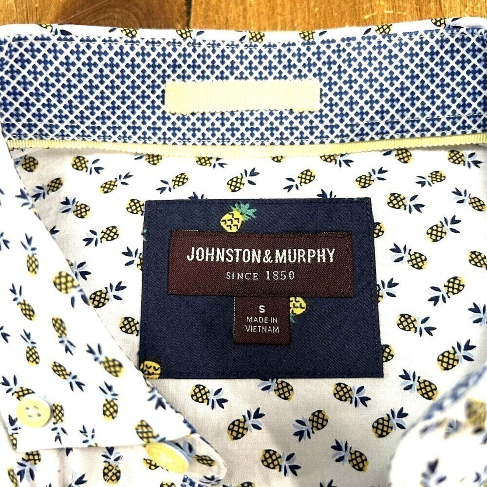 Johnston & Murphy Women's Blouse Short Sleeve Pineapple Size (S) #J13