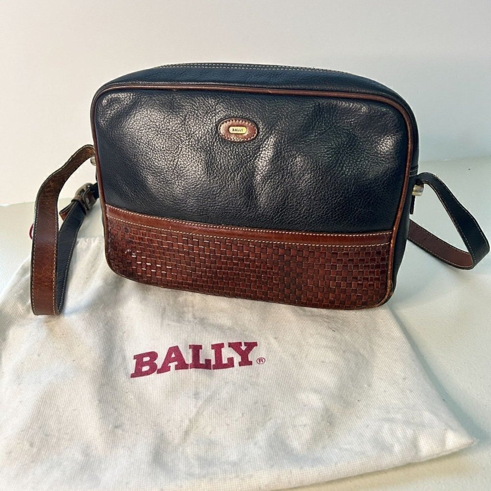 Bally Vintage Women's Crossbody / Shoulder Brown Woven Leather Shoulder Bay