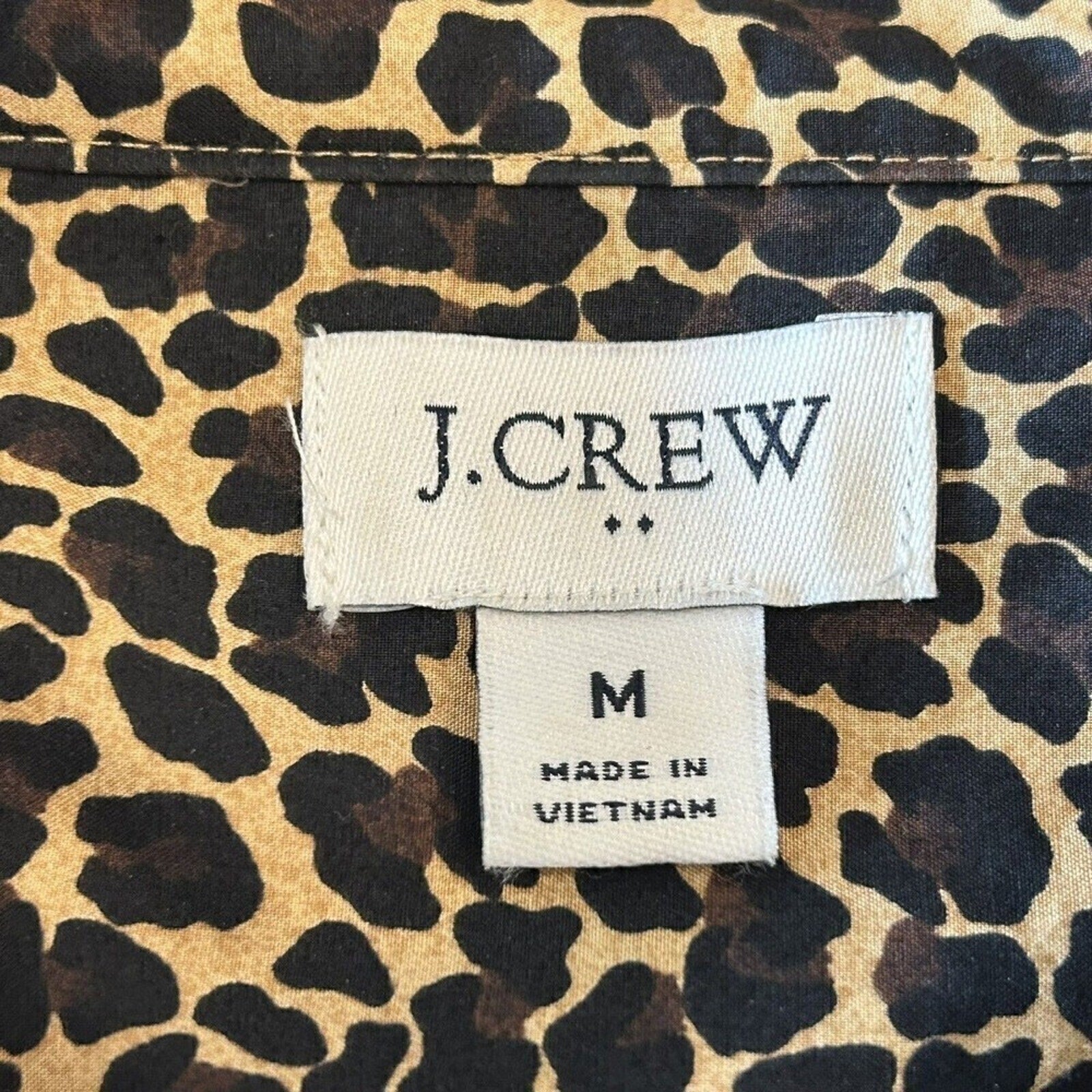 J Crew Leopard Shirt Button-Up Signature Fit Size M Long Sleeve  #F1242