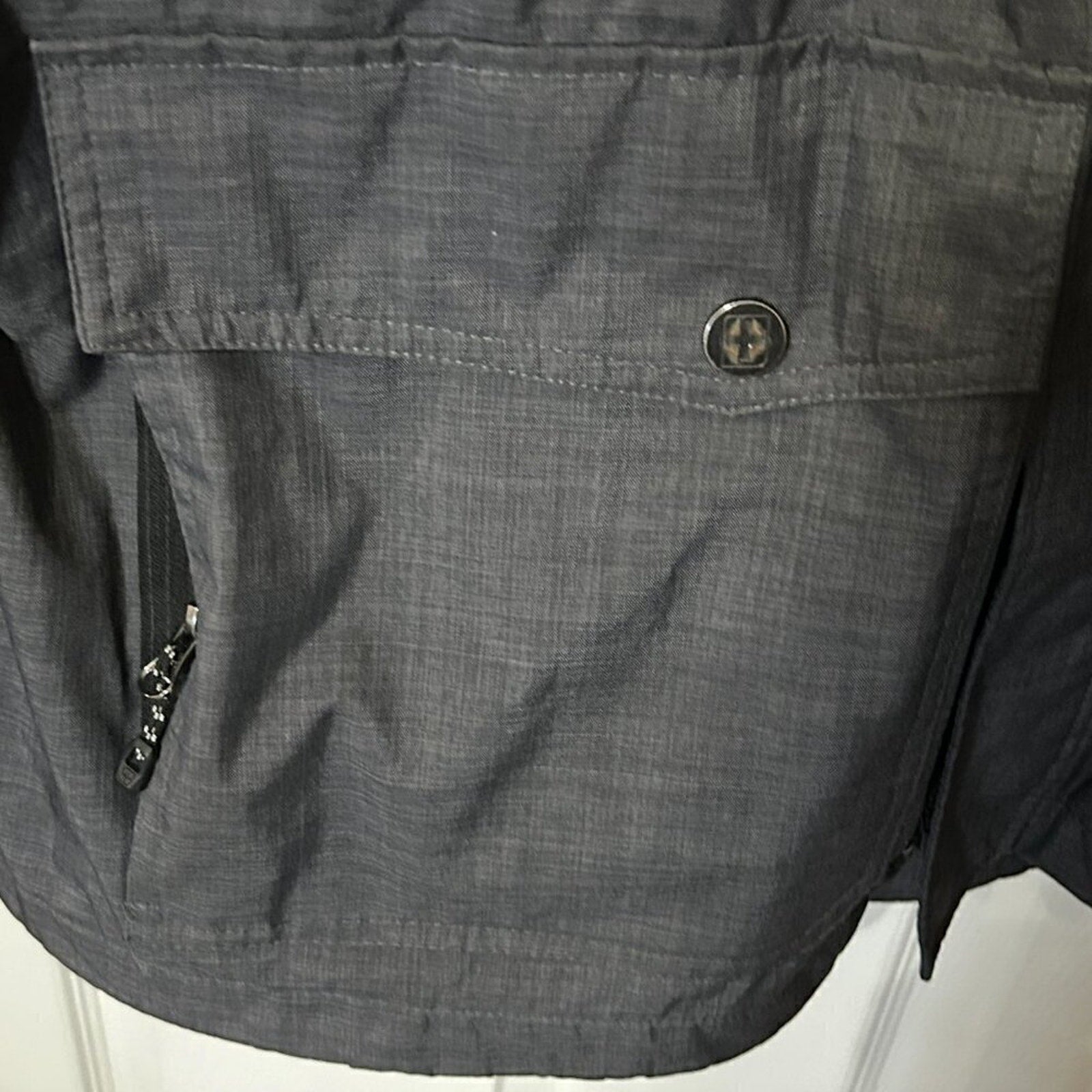 Swiss Tech Men's Hooded Winter Coat Jacket Size XL Pockets Winter Snow Comfort