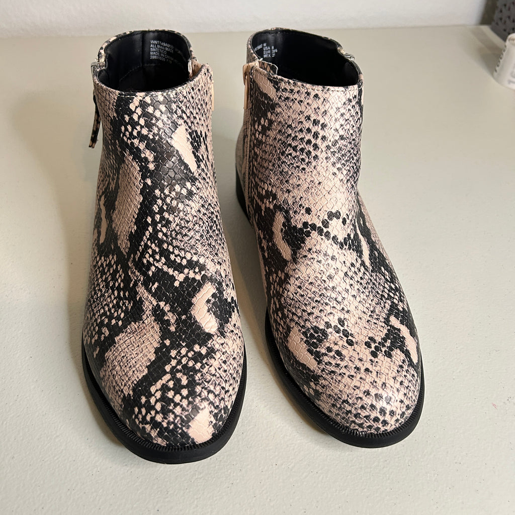 Time and Tru Ankle Boot Snake Print Zip Sides Size 8W