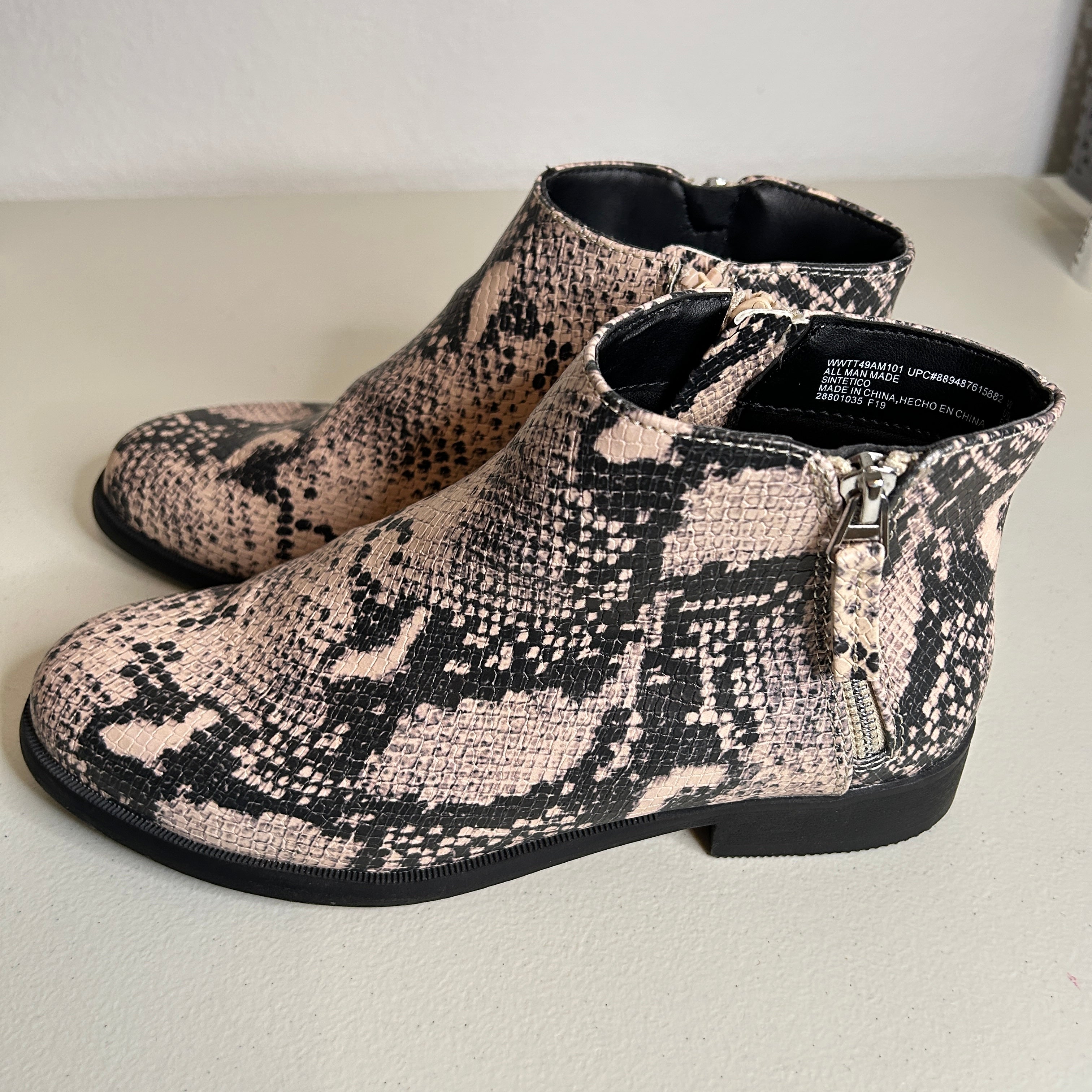 Time and Tru Ankle Boot Snake Print Zip Sides Size 8W
