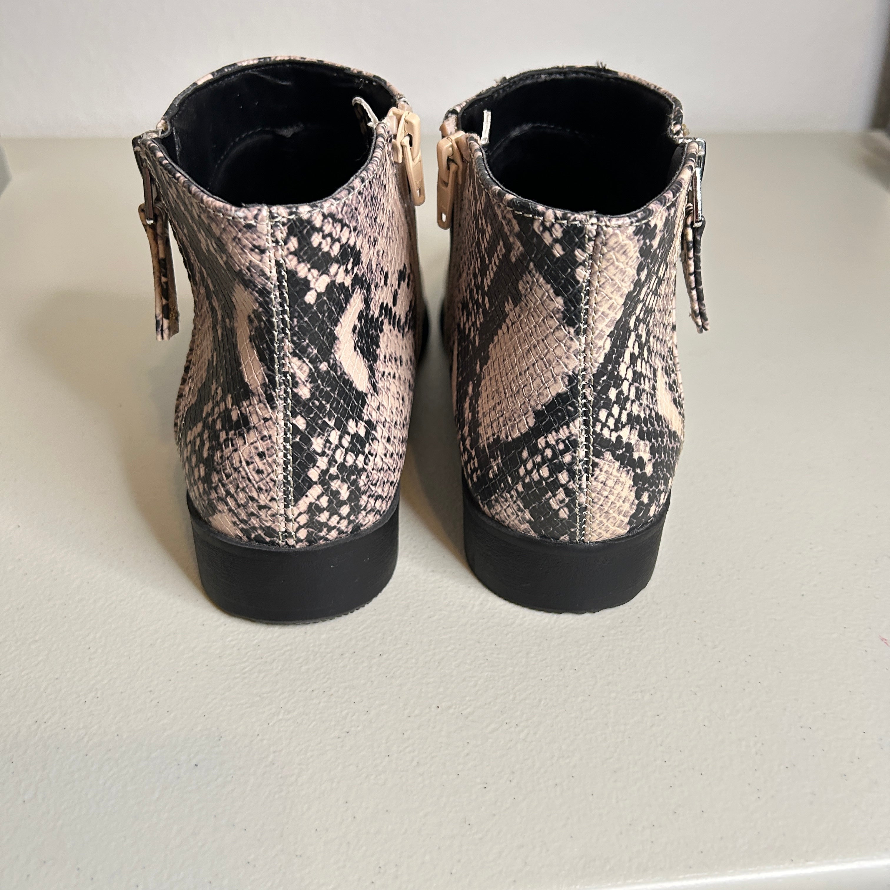 Time and Tru Ankle Boot Snake Print Zip Sides Size 8W