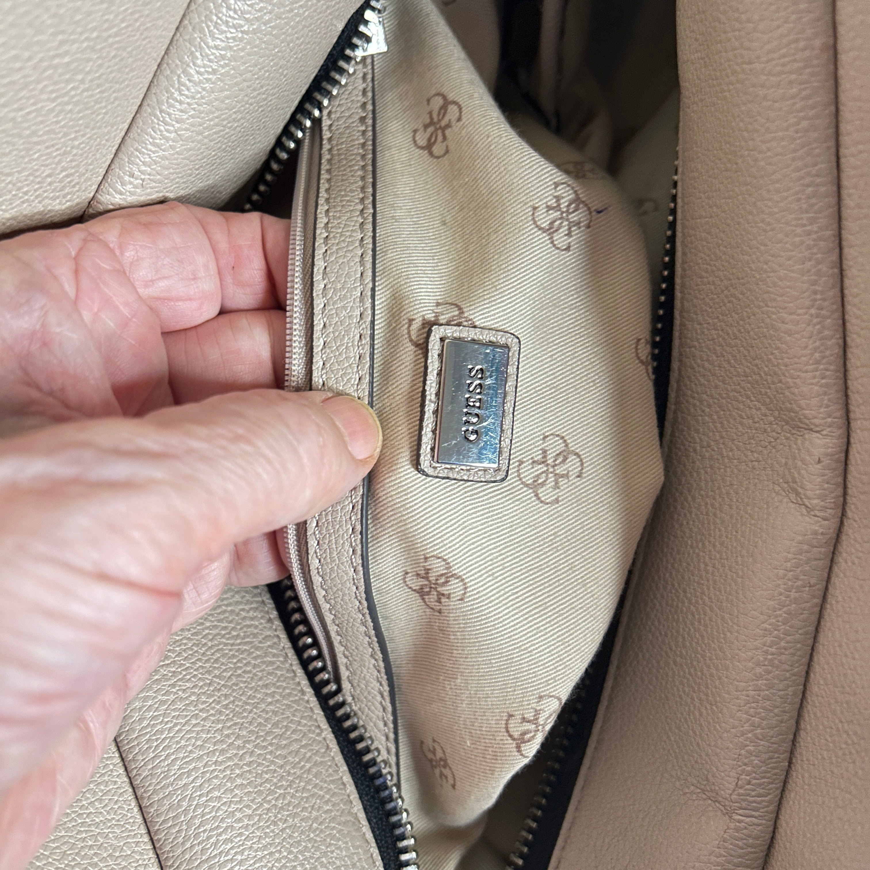 Guess Black White Tote Purse Faux Leather Shoulder Bag 15x11 Two-Tone