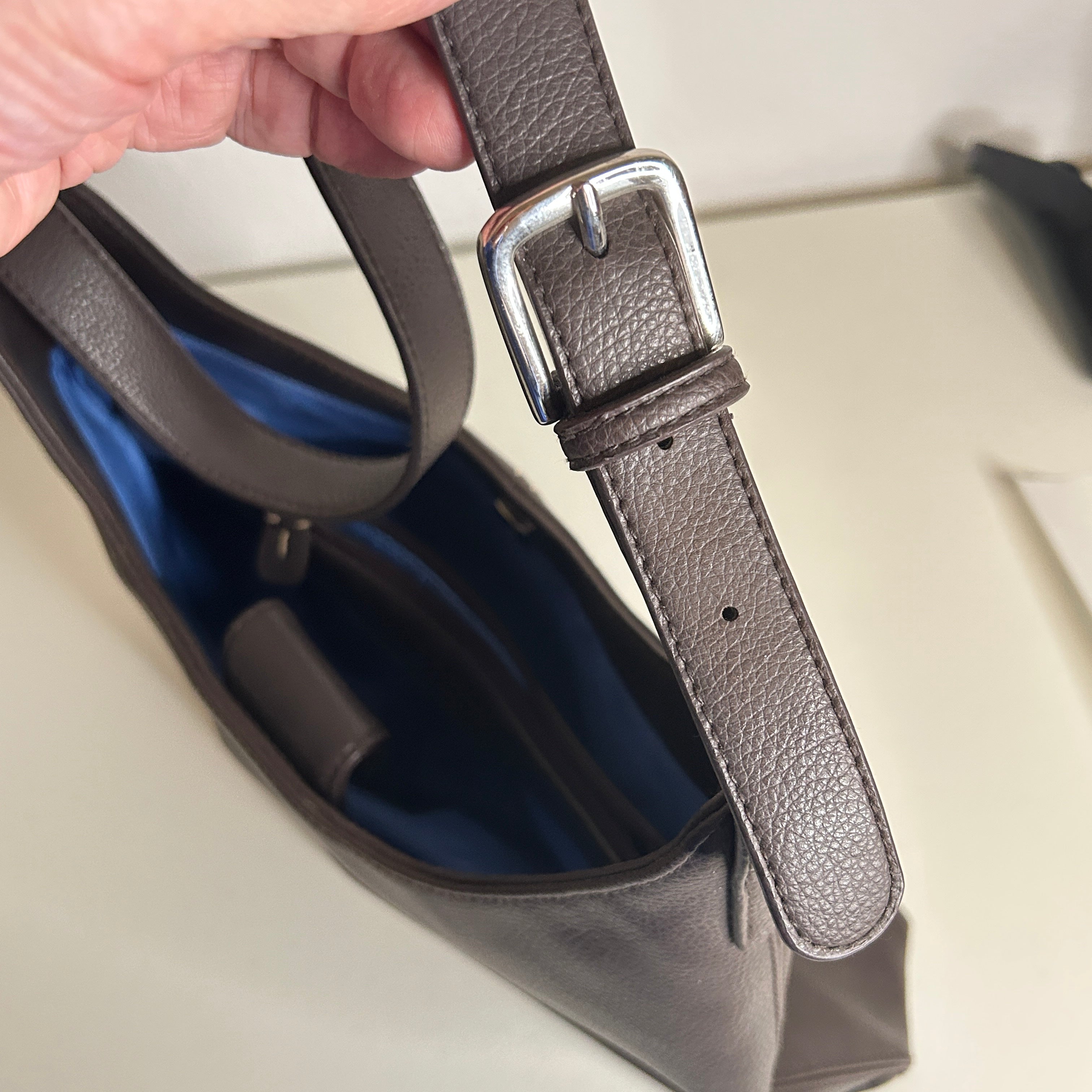 Liz Claiborne Shoulder Bag Chocolate Brown Silver Hardware Adjustable Strap