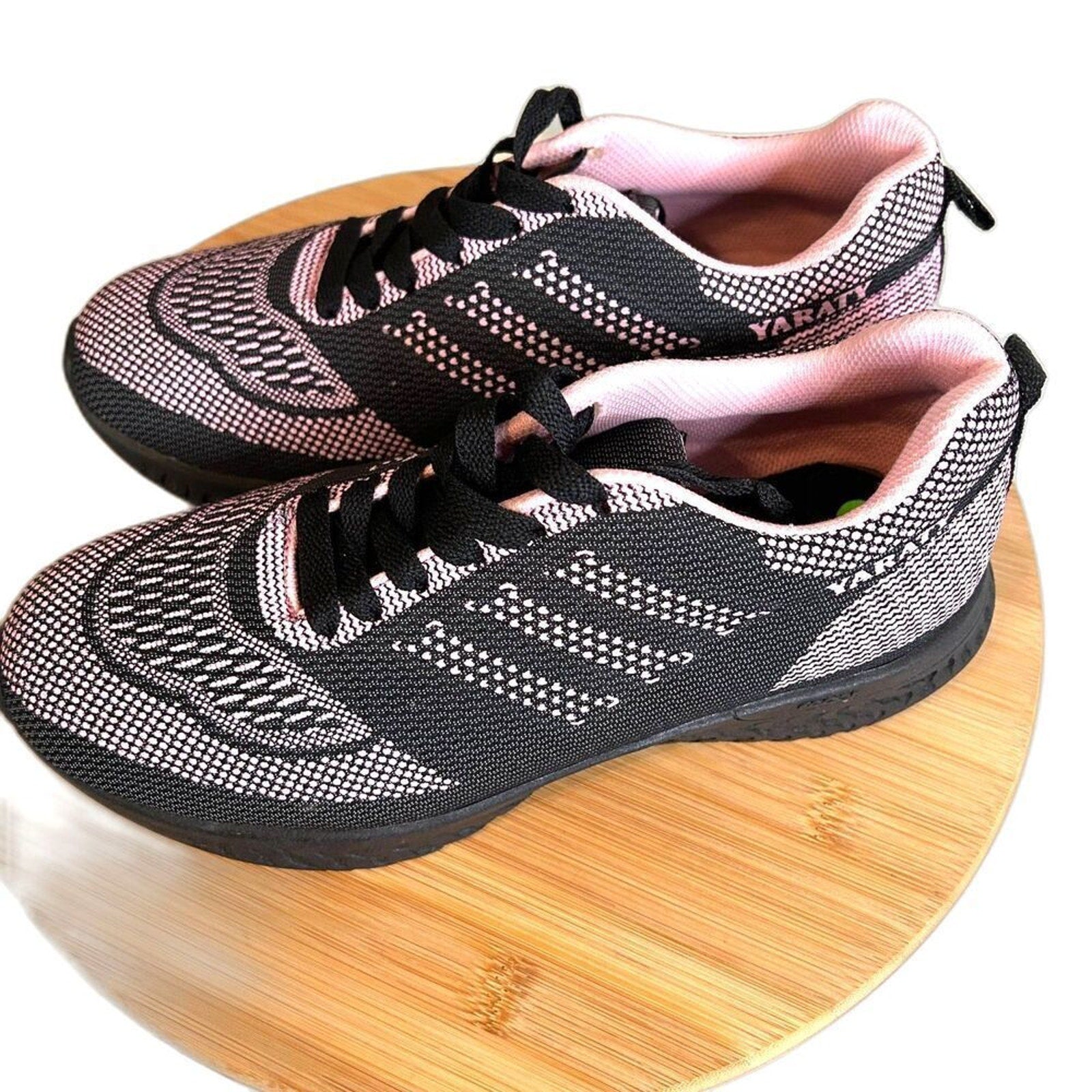 Yaraty Womens Jogger Sneakers Casual Size 8 Pink / Black Lace Up