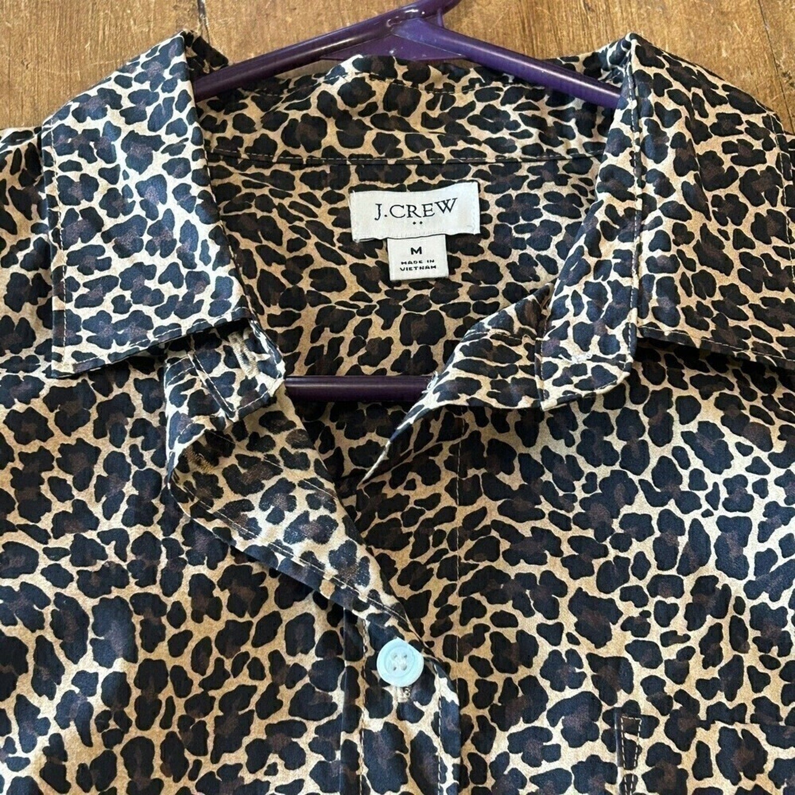 J Crew Leopard Shirt Button-Up Signature Fit Size M Long Sleeve  #F1242
