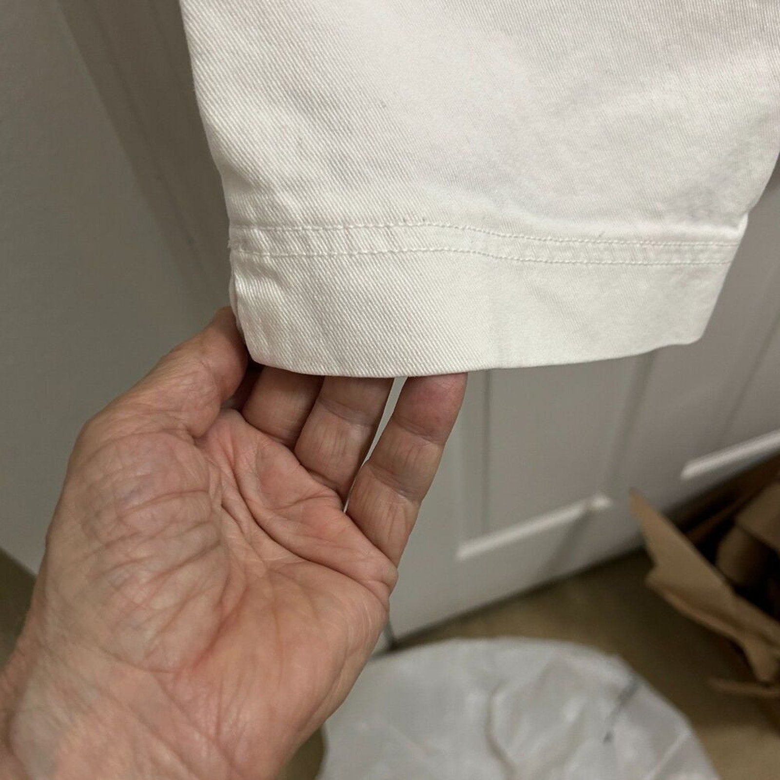 Chicos White Capri Denim Jeans Platinum Clare Cropo Women's Size 3 (Chicos 3) 16