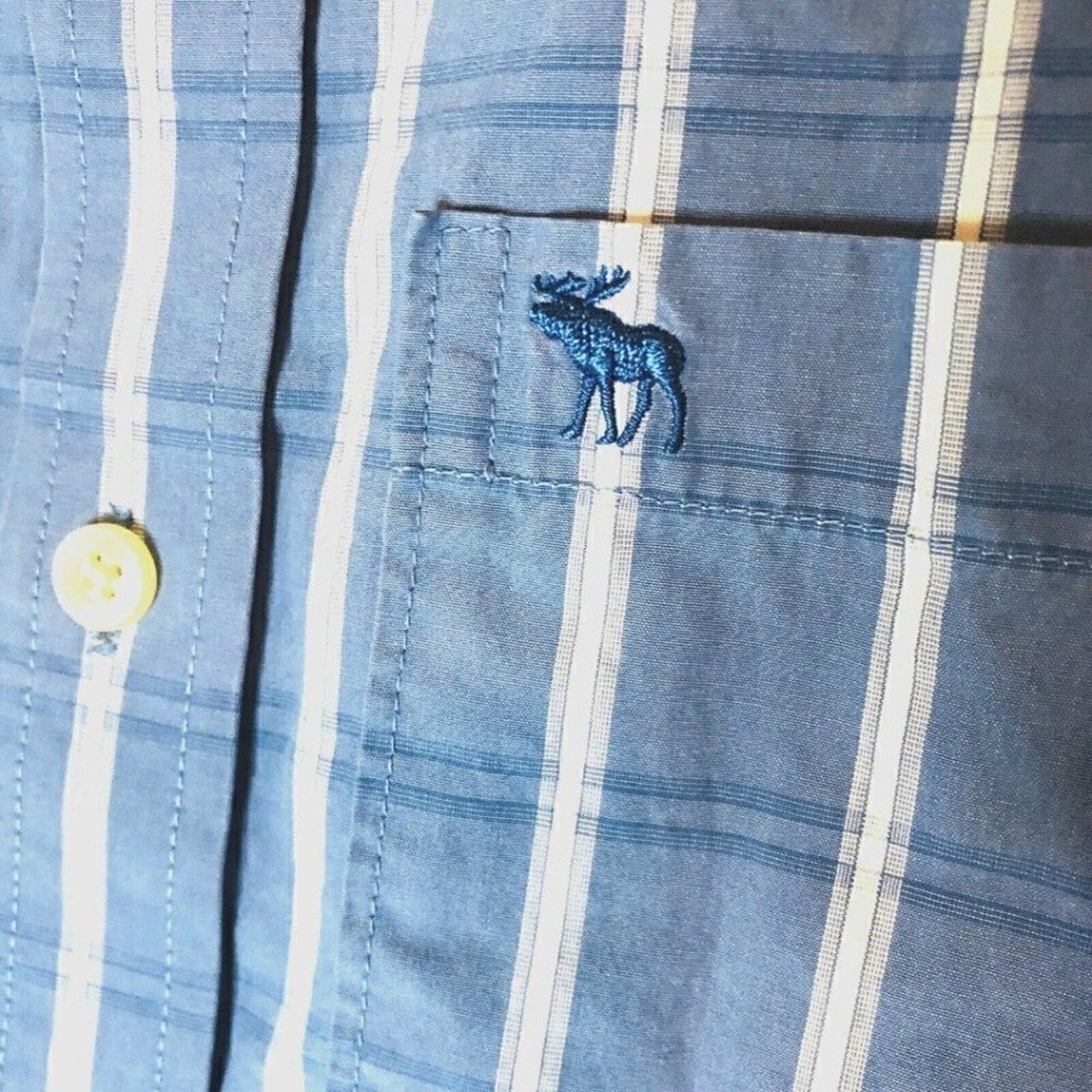 Abercrombie & Fitch Men's Blue Stripe Button-Up Shirt Size M