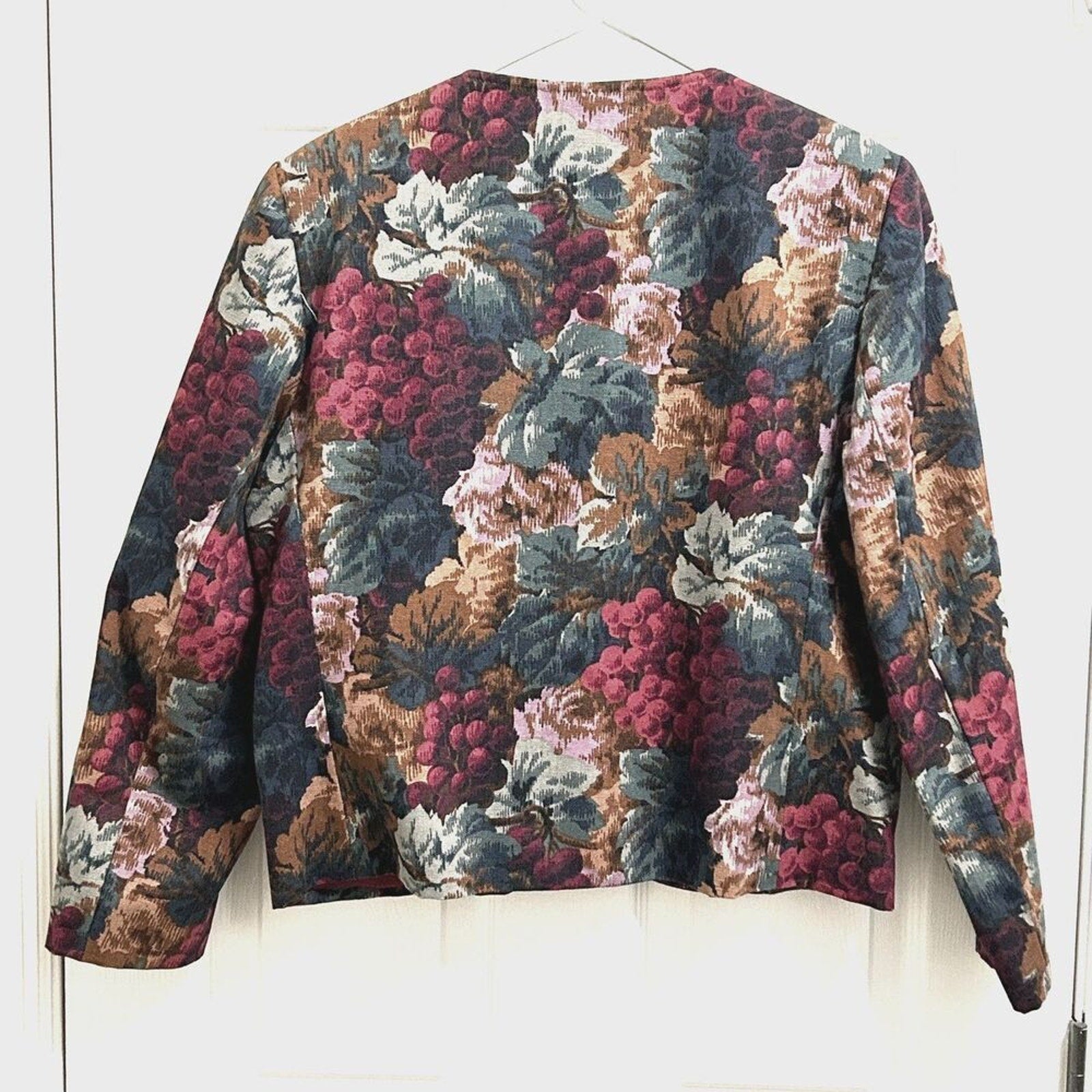 Vintage W.L.B.W. Wine Tapestry Crop Women's Blazer/Jacket Made In US Size M 8-10