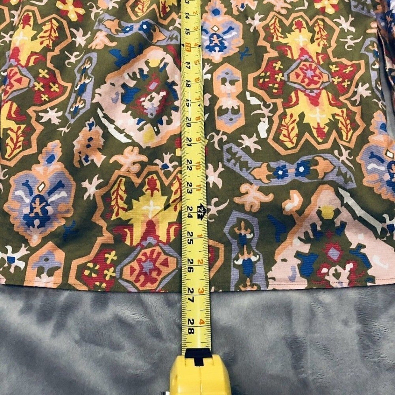 ZARA Printed Blouse  V Neck  Sz. (S) Sheer Top Shirt Green  Multicolor Pattern