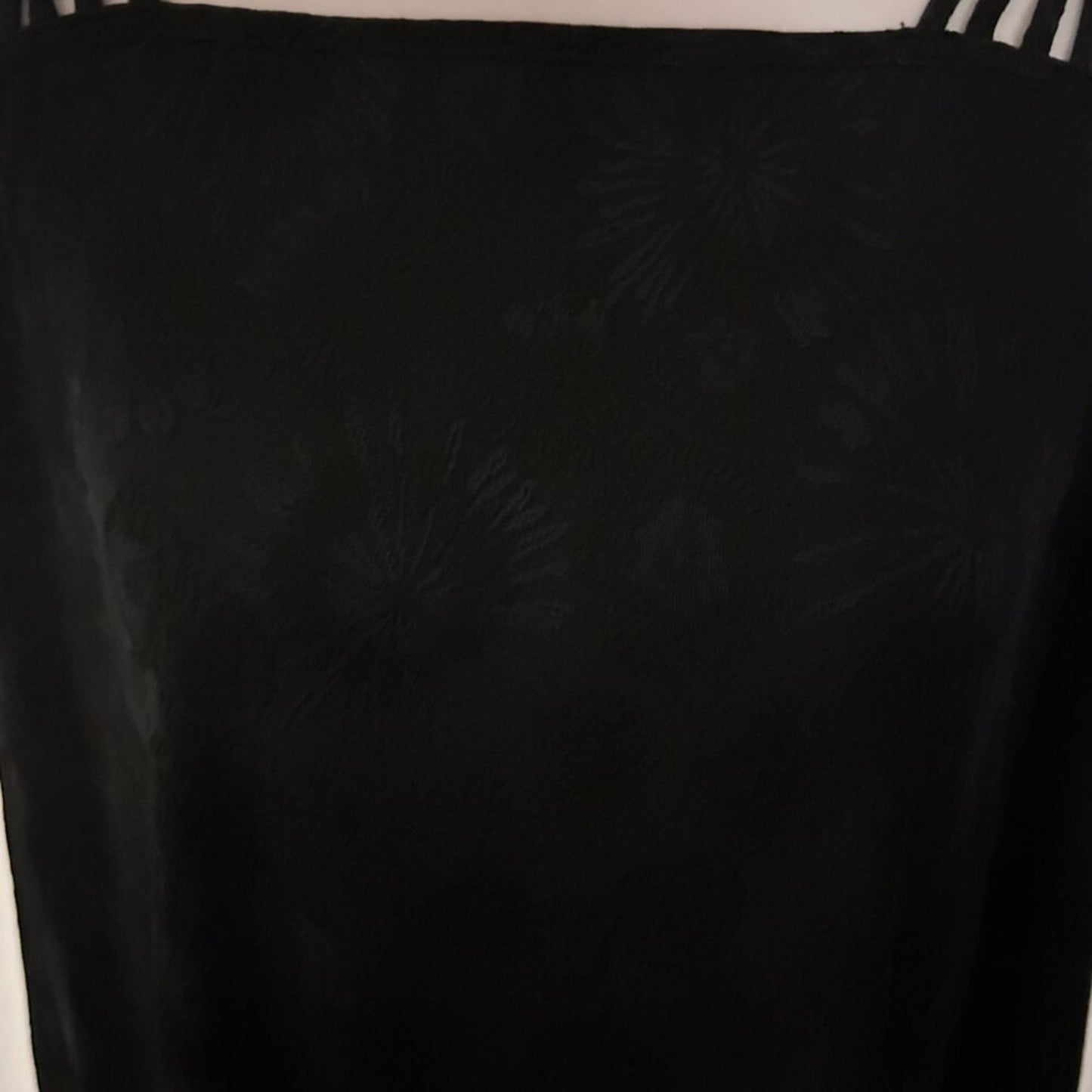Avenue dress women’s plus size 18/20 black-on-black floral pattern