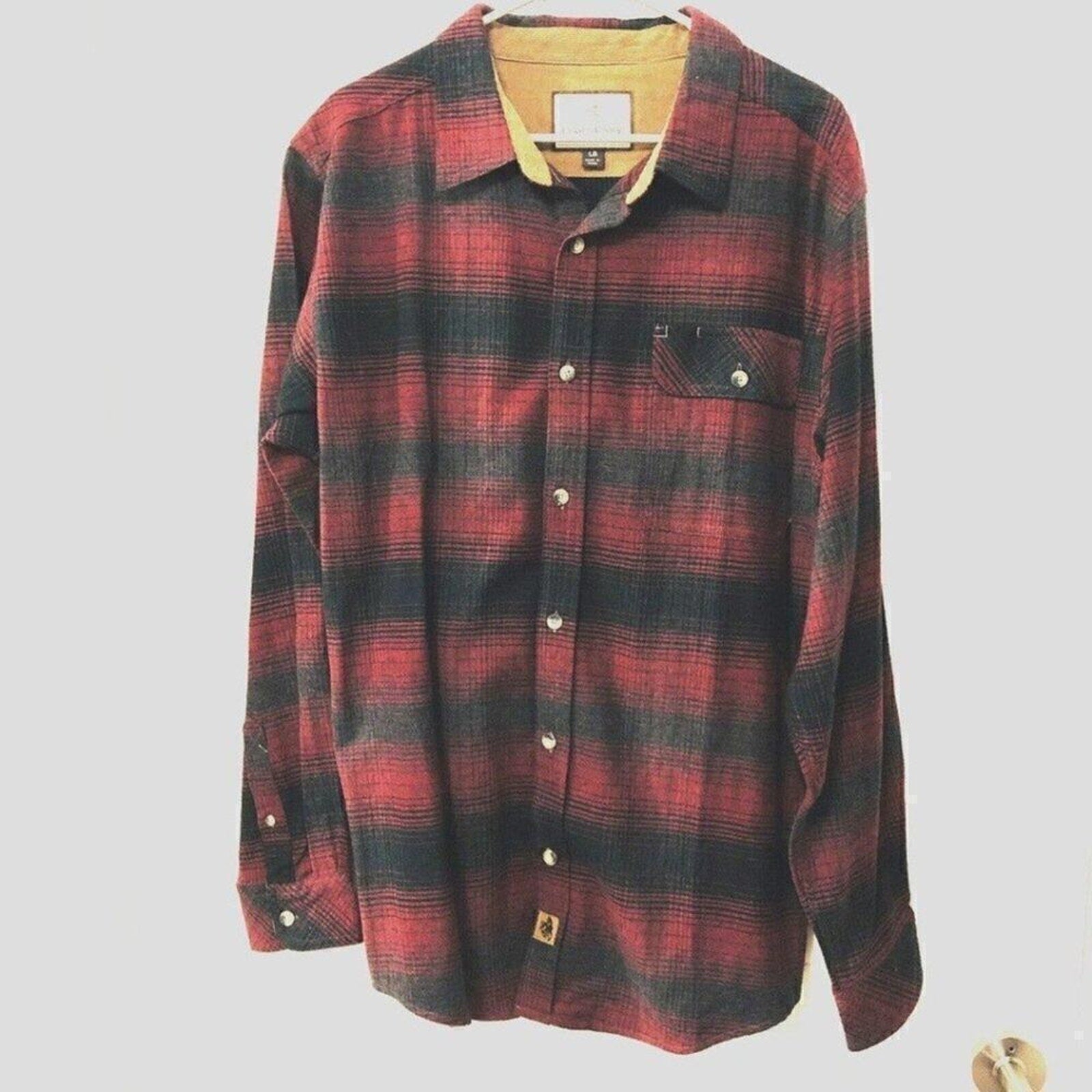 Legendary Whitetails Men's Buck Camp Red/Black Plaid Flannel Shirt Sz. L